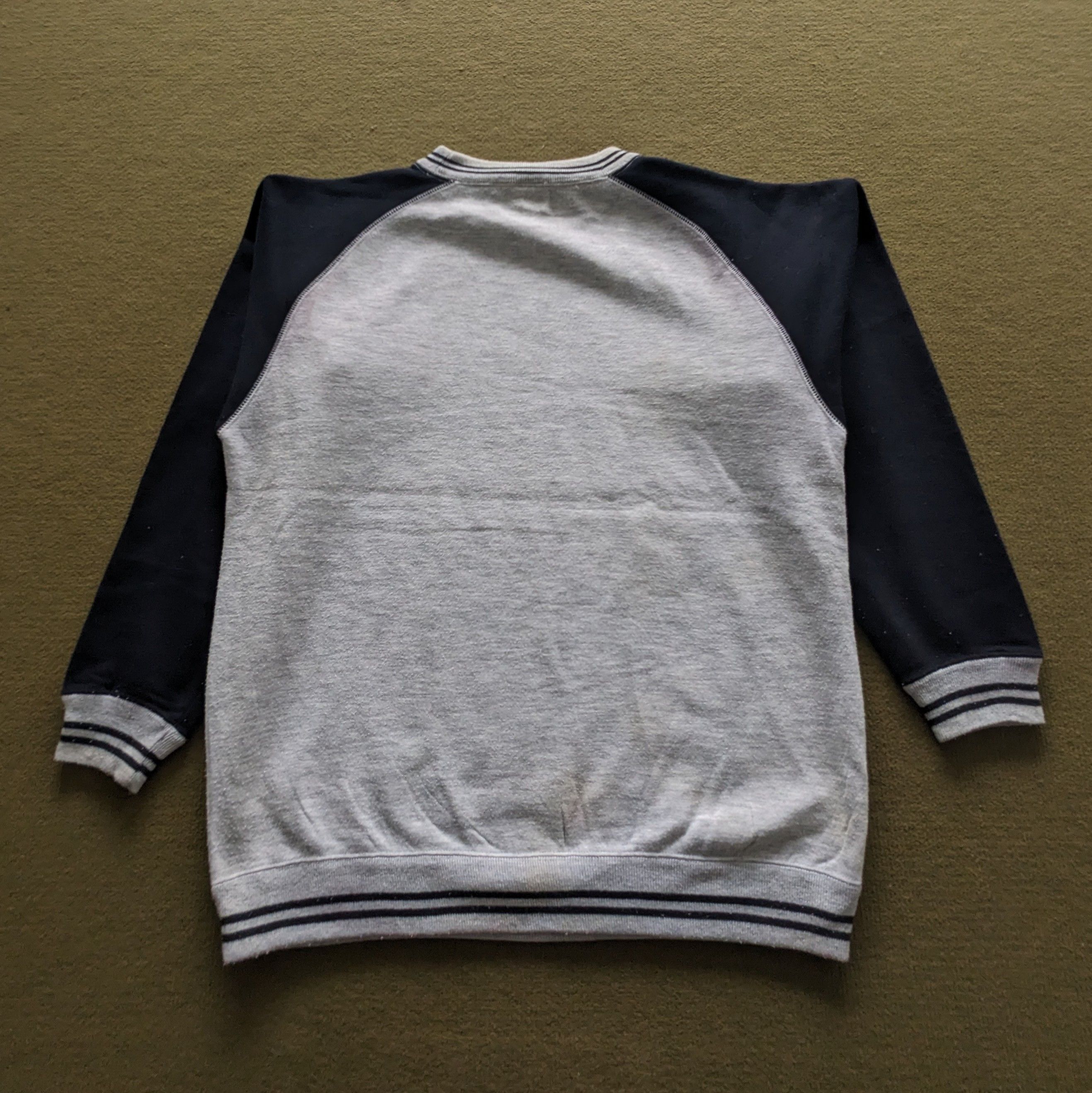 Champion Vintage CHAMPION Sportswear Brand Sweatshirt Size US M / EU 48-50 / 2 - 3 Thumbnail