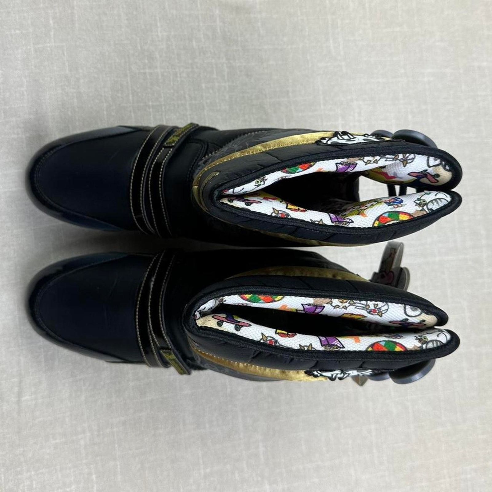 Onitsuka Tiger 2009 Onitsuka x Tokidoki Snowtopia Black Women 5.5 Size US 5.5 / IT 35.5 - 3 Thumbnail