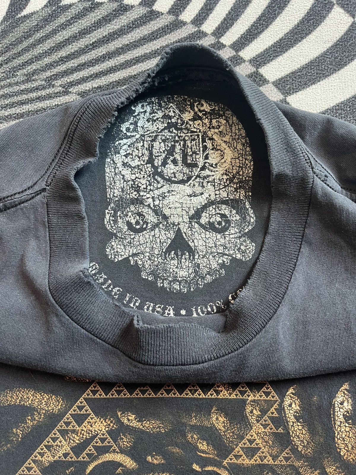 Band Tees Vintage MESHUGGAH 2012’s Band ( very worn ) Tshirt Size US XL / EU 56 / 4 - 4 Thumbnail