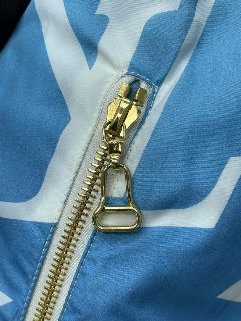 Louis Vuitton Louis Vuitton Blue gradient hooded trench coat with logo an Size XS / US 0-2 / IT 36-38 - 4 Thumbnail