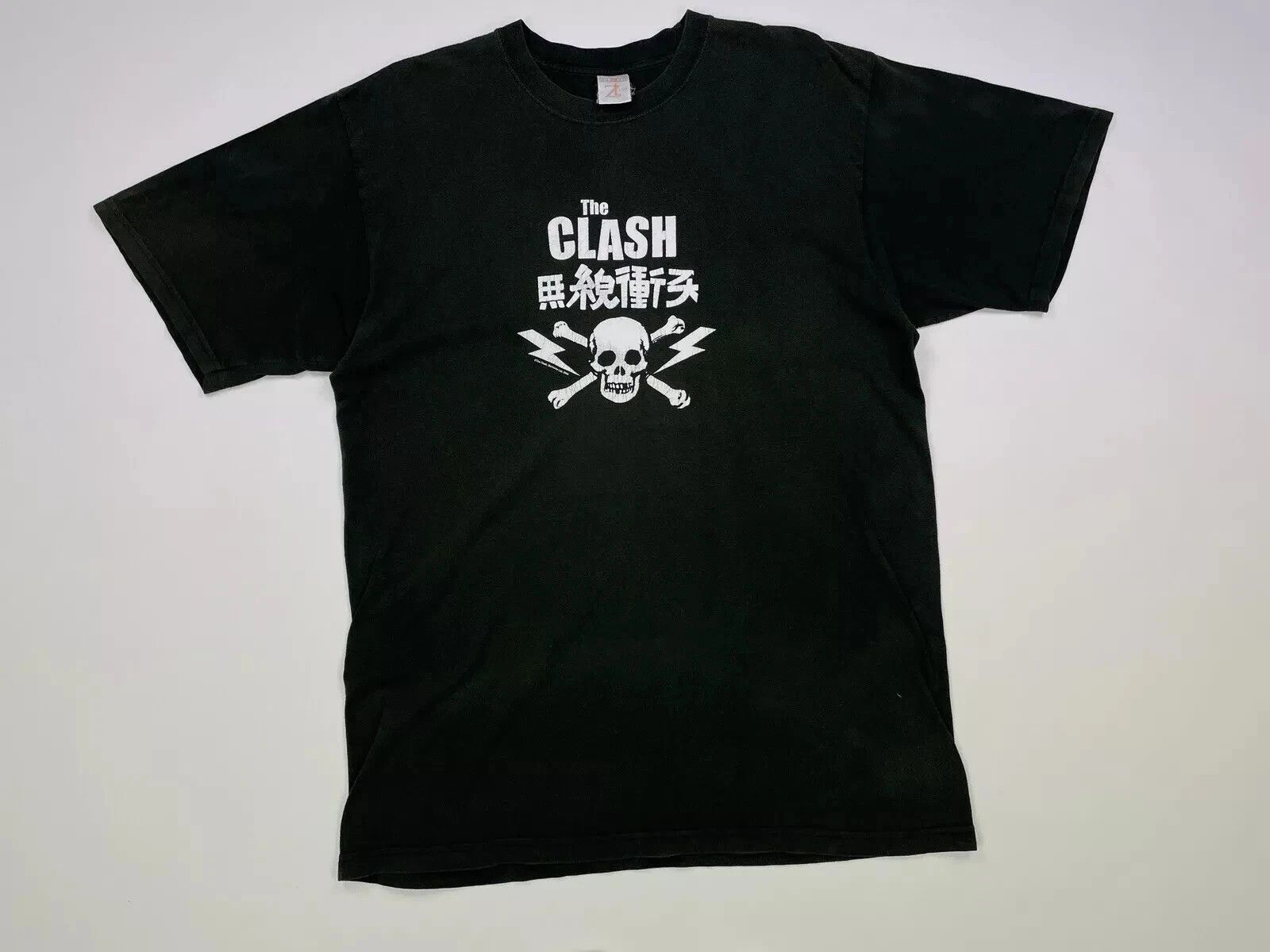 Vintage VINTAGE 2000s THE CLASH 2004 SHIRT TEE JERZEES FADED Size US M / EU 48-50 / 2 - 2 Thumbnail