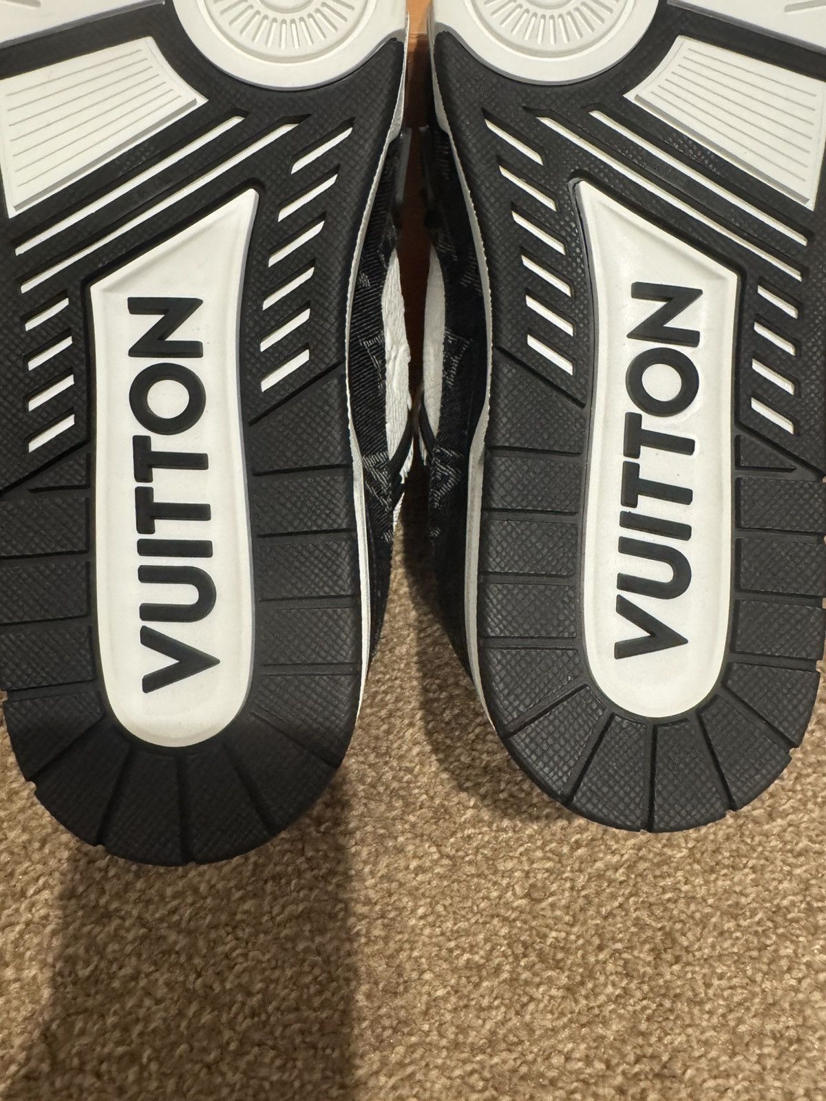 Louis Vuitton LV Trainer Low Monogram Denim Black White Size US 8.5 / EU 41-42 - 7 Thumbnail