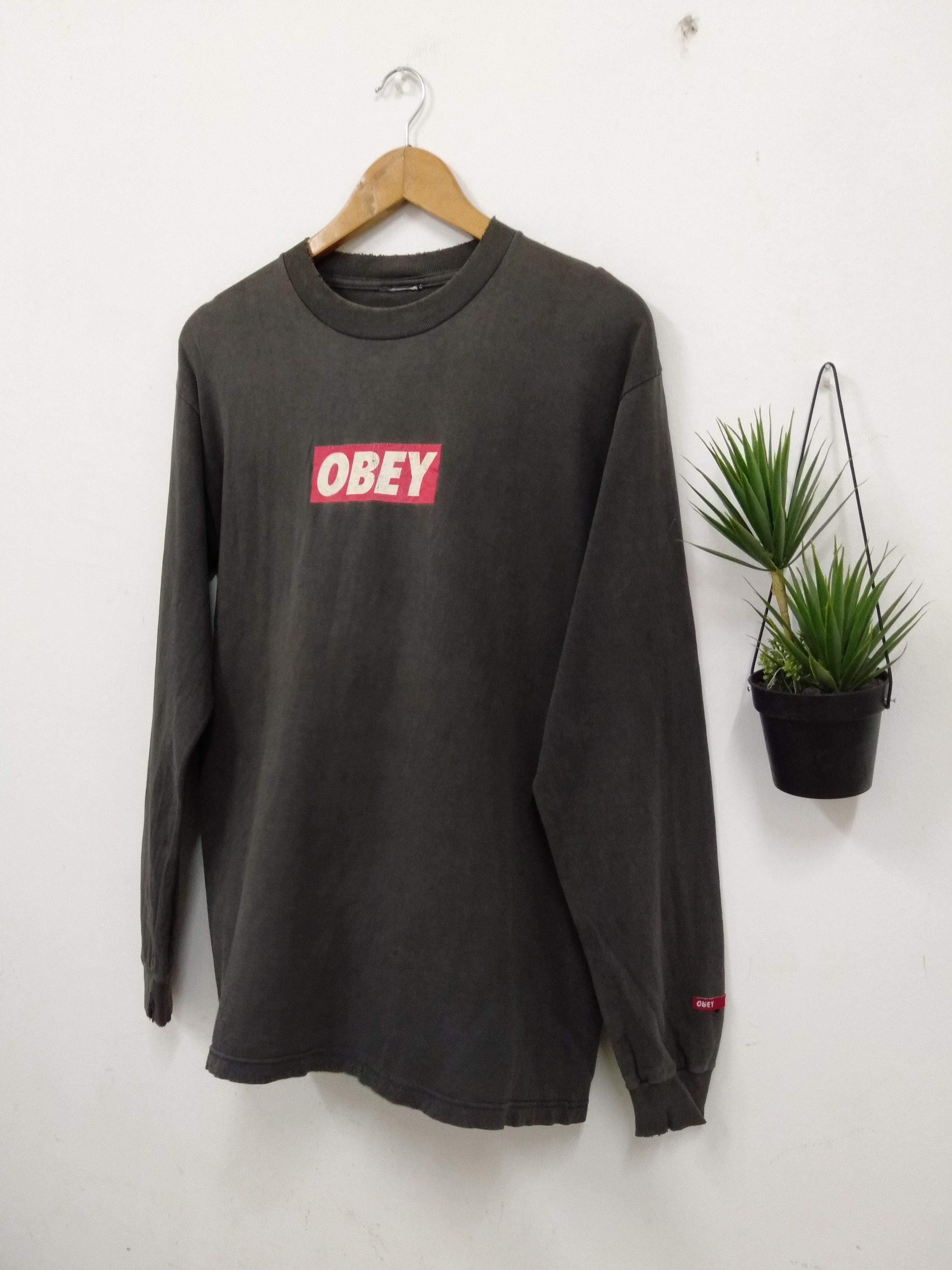 Obey Vintage 90s Obey Box logo longsleeve distressed t shirt Size US M / EU 48-50 / 2 - 6 Thumbnail