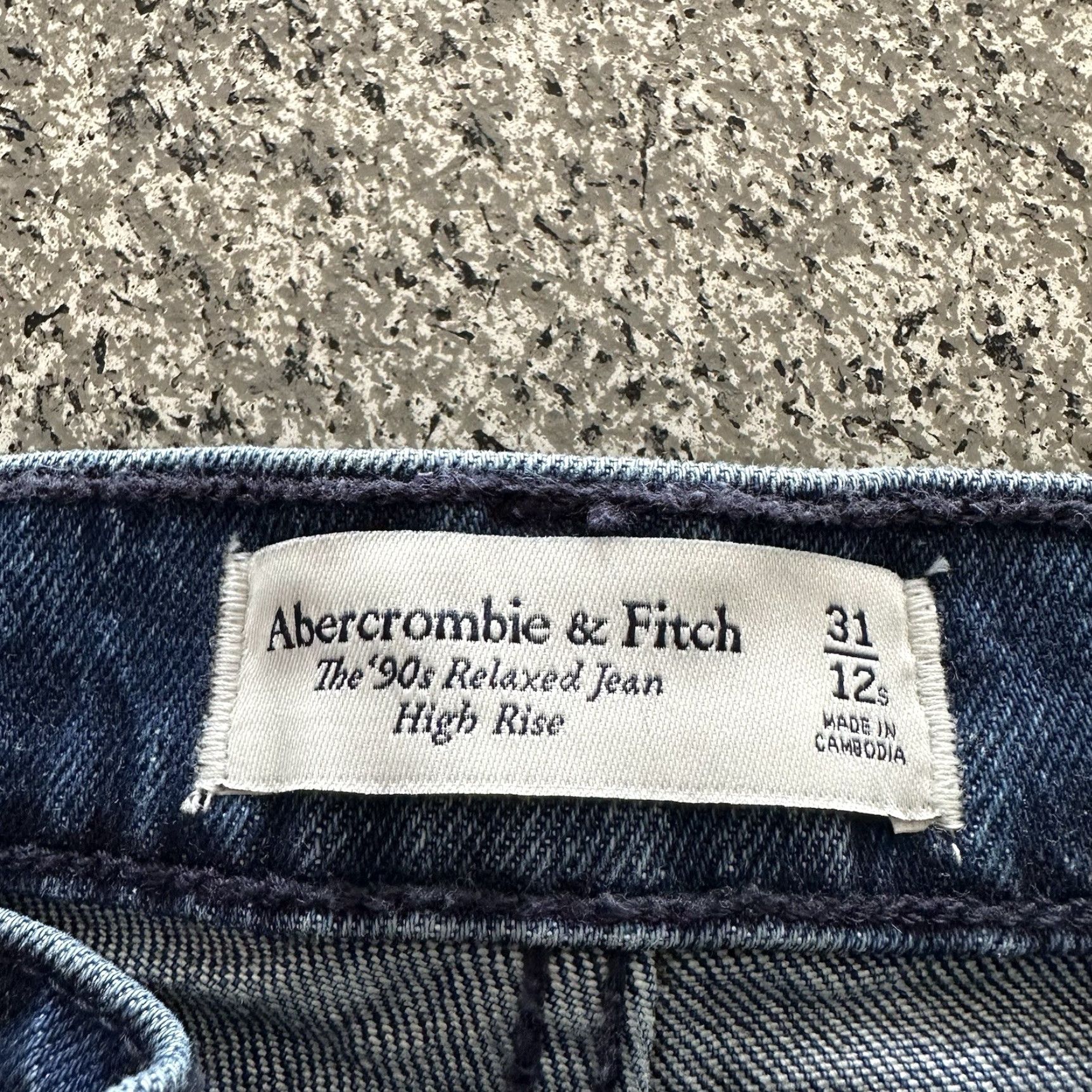 Abercrombie & Fitch VINTAGE Abercrombie & Fitch High Rise 90’s Relaxed Jeans Women’s 31 Short 12 S Blue Size 34" / US 12 / IT 48 - 4 Thumbnail