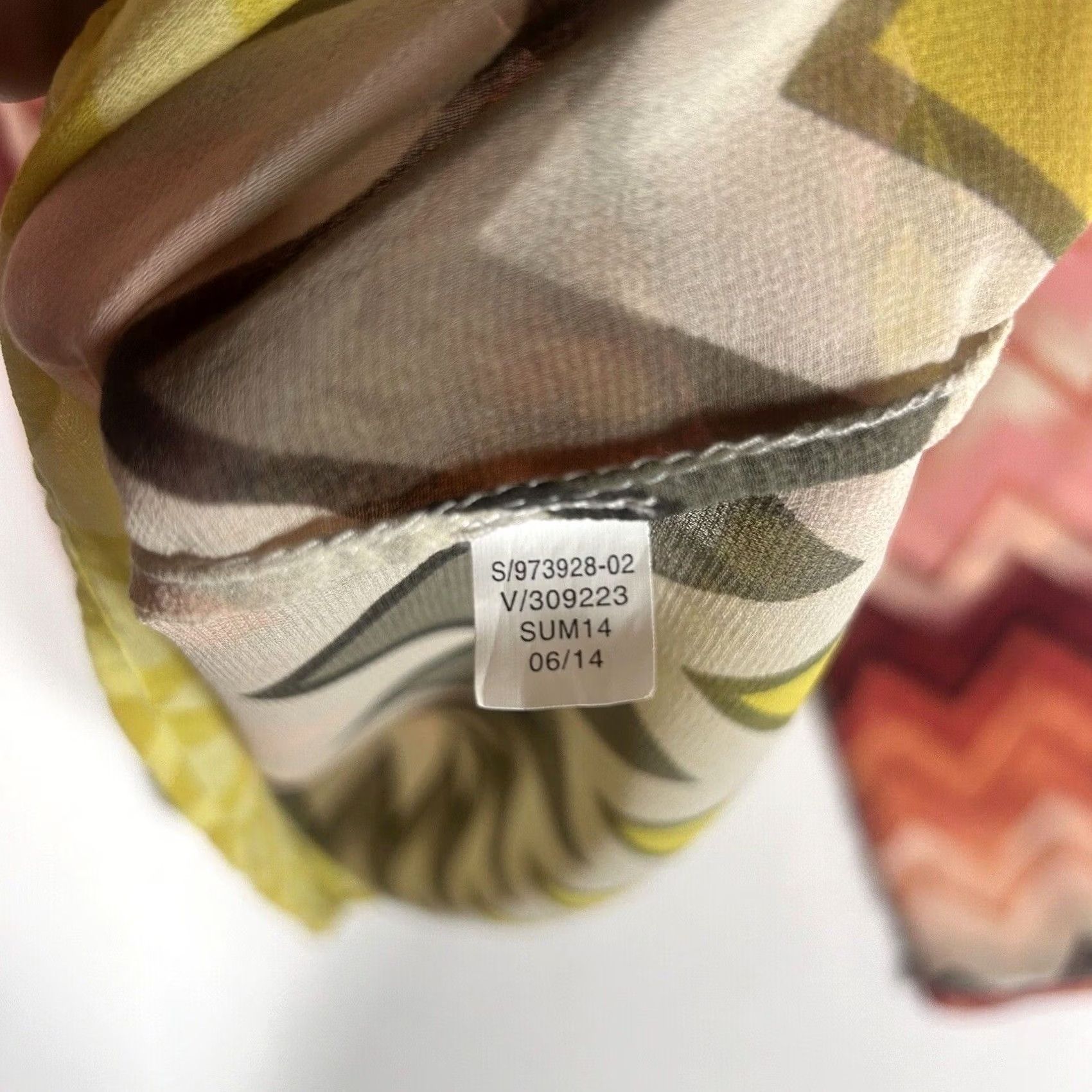 Banana Republic Banana Republic Sheer Blouse Long Sleeve Shirt Top L Multicolor Geometric Print Womens V-Neck, Polyester, Regular Size Size L / US 10 / IT 46 - 4 Thumbnail