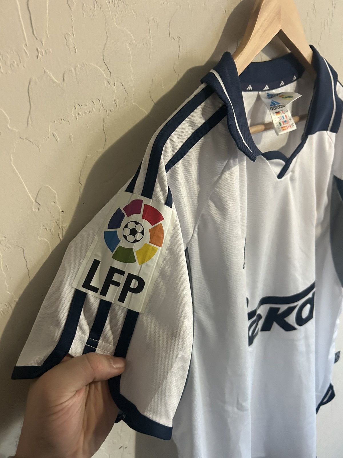 Adidas Adidas Real Madrid Retro Jersey 00/01 Size Large Size US L / EU 52-54 / 3 - 3 Thumbnail