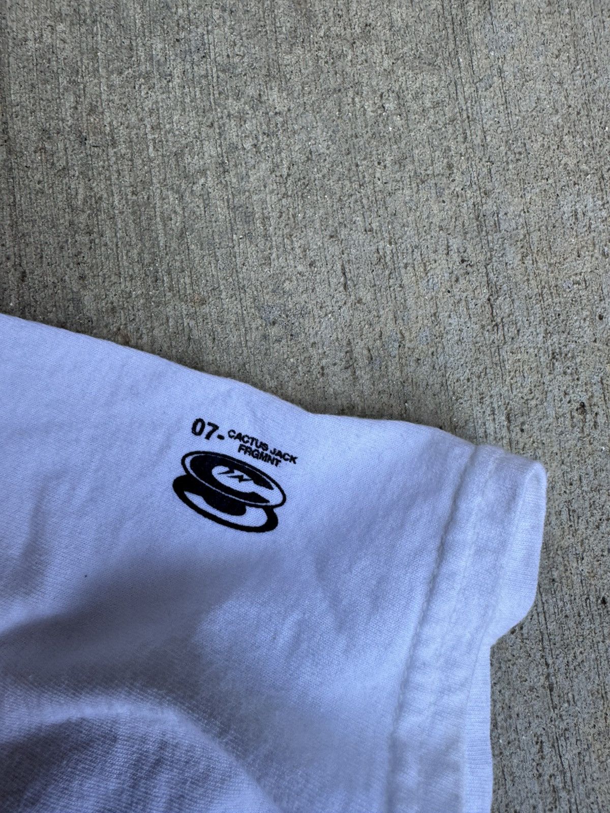 Other Travis Scott fragment shirt Size US L / EU 52-54 / 3 - 4 Thumbnail