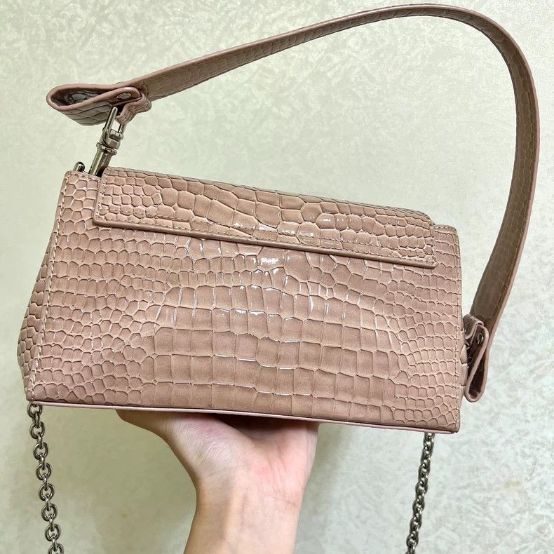 Vivienne Westwood Vivienne Westwood size os Rose Pink Medium Hazel, Authentic Size ONE SIZE - 3 Thumbnail