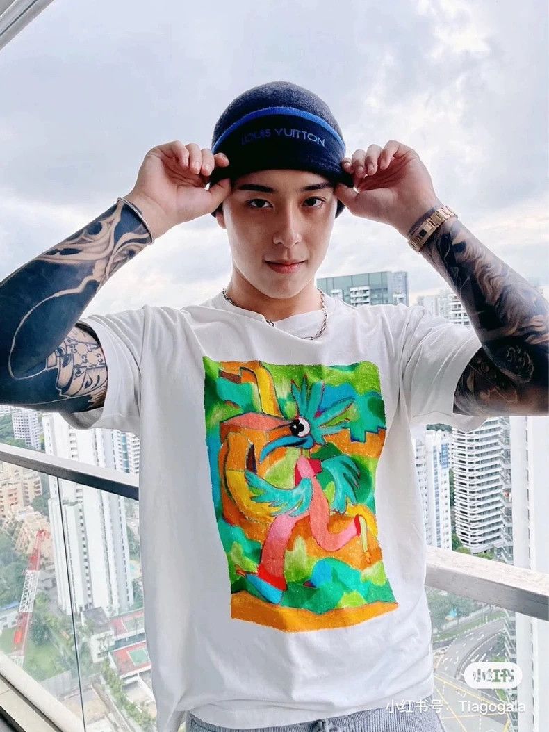Louis Vuitton LOUIS VUITTON White Graffiti Dragon Man Oil Painting Short Size US M / EU 48-50 / 2 - 5 Thumbnail
