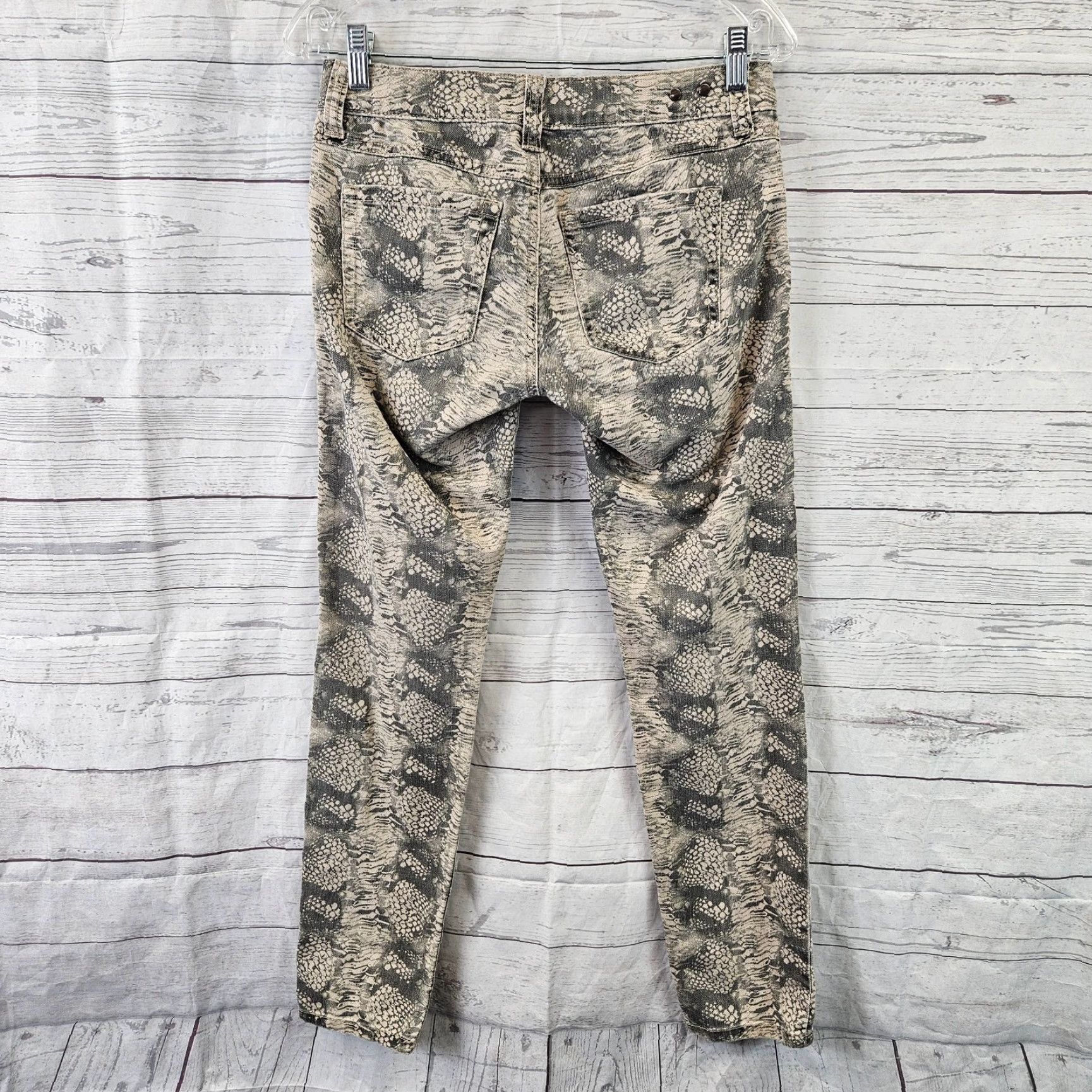 Vintage Cabi 958 Womens Diamondback Snakeskin Skinny Jeans Sz 0 Tan Low Rise Denim Skirt? Wait not Size 25" / US 0 / IT 36 - 3 Thumbnail