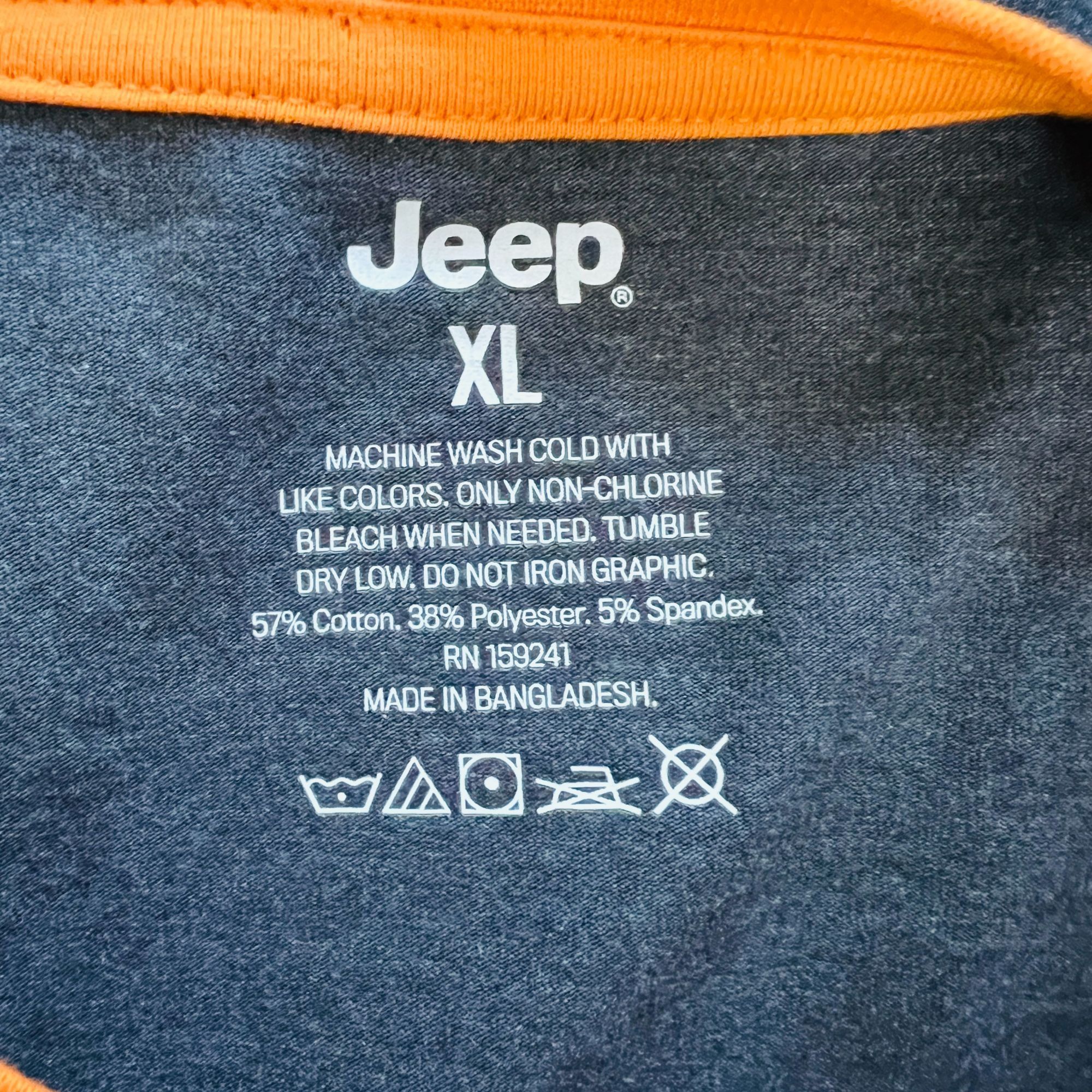 Jeep Jeep Logo Mountains XL T-Shirt Shirt Size US XL / EU 56 / 4 - 5 Thumbnail