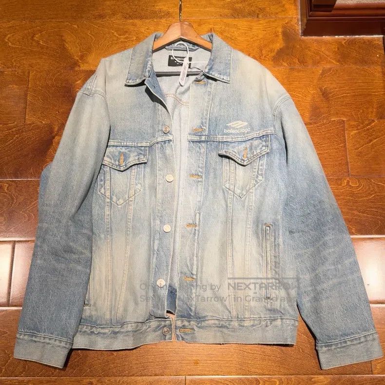 Balenciaga Balenciaga Wash-Distressed Blue Denim Jacket Size US S / EU 44-46 / 1 - 1 Thumbnail