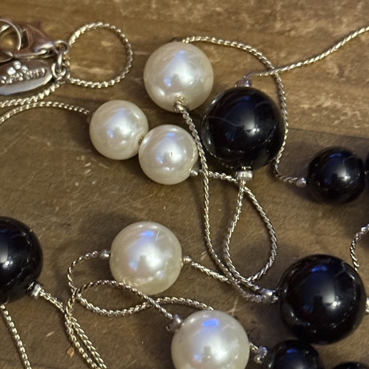 Ann Taylor Ann Taylor long station black and white pearl necklace Size ONE SIZE - 4 Thumbnail