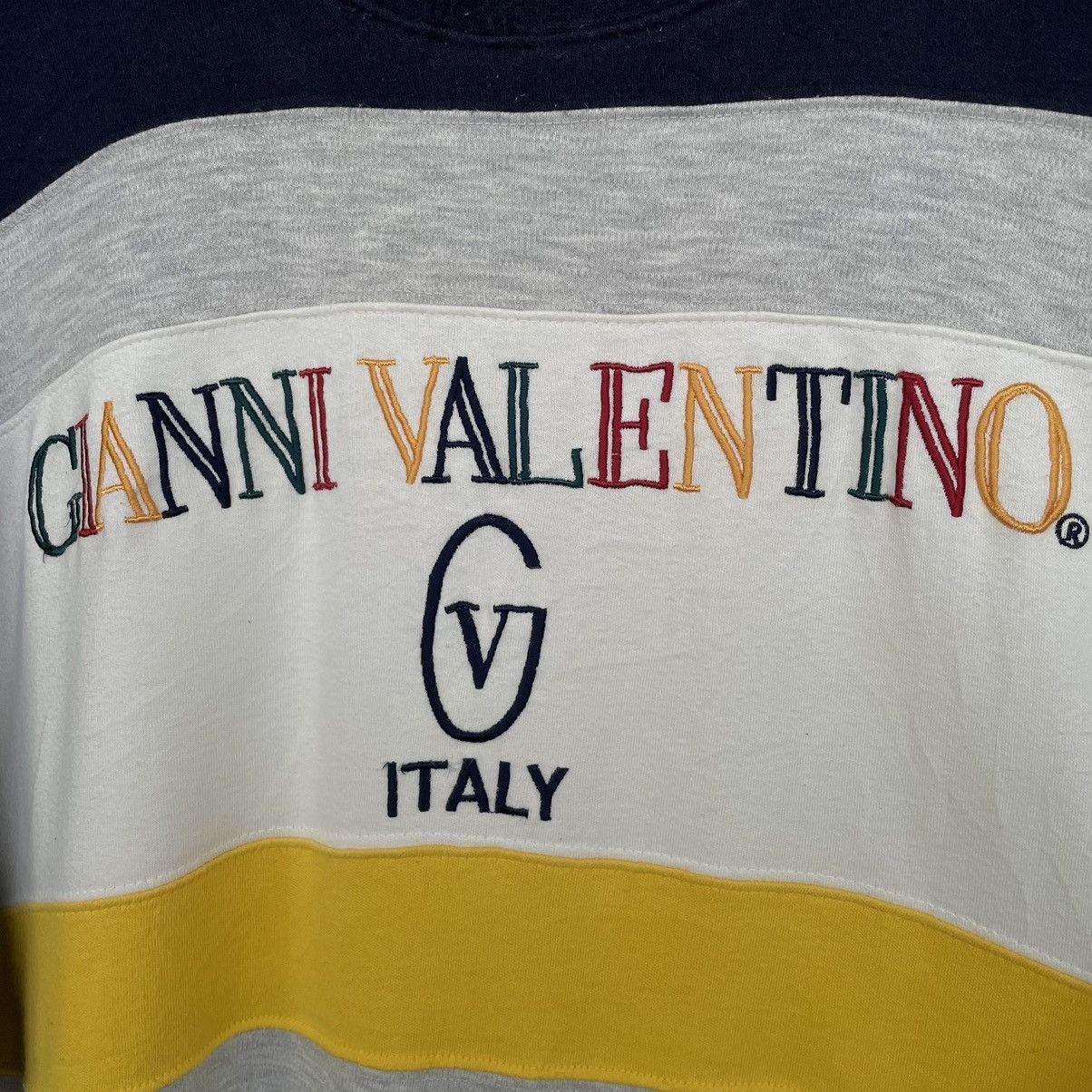 Gianni Valentino × Valentino Gianni Valentino Italy Embroidery Spell Out T Shirt Size US XL / EU 56 / 4 - 2 Thumbnail