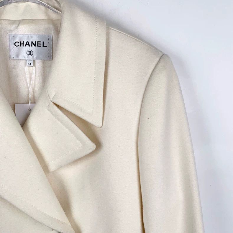 Chanel ChanelLapel earth button white wool tweed long-sleeved jack Size M / US 6-8 / IT 42-44 - 3 Thumbnail