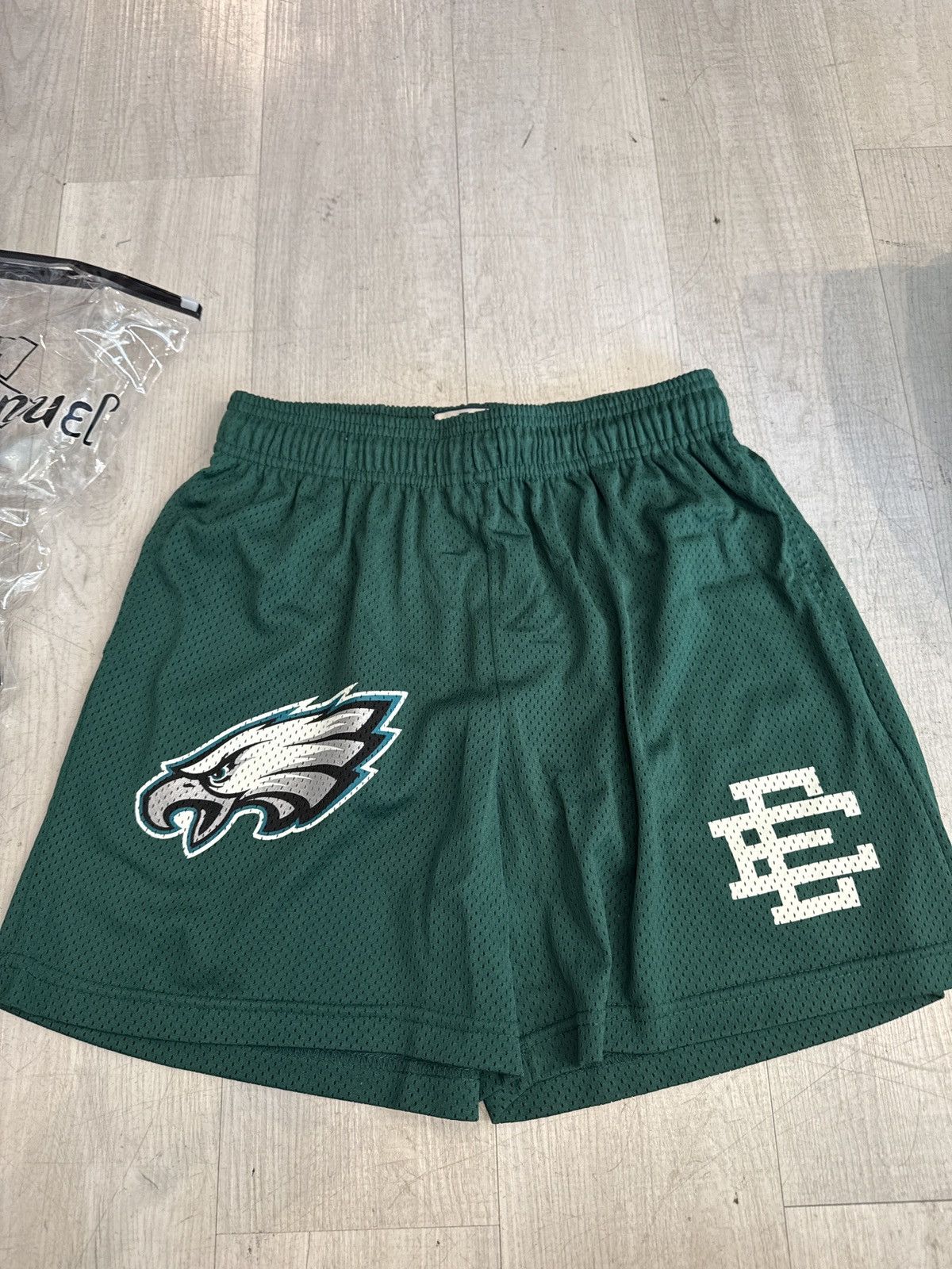 Eric Emanuel × NFL Eric Emanuel x NFL eagles green shorts Size US 34 / EU 50 - 1 Thumbnail