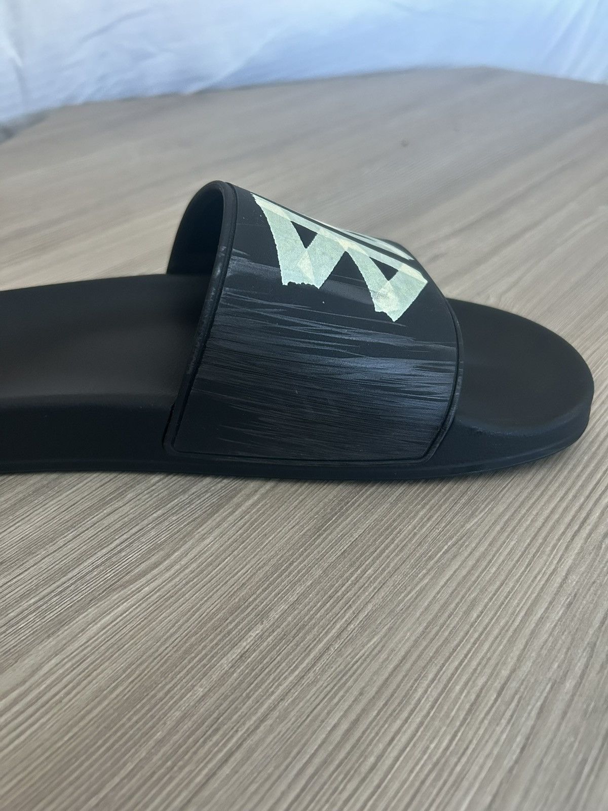 Balenciaga Black tape Balenciaga pool slides Size US 11 / EU 44 - 2 Thumbnail