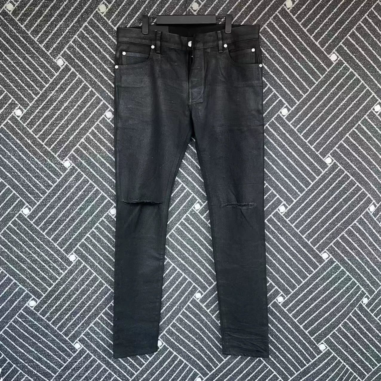 Balmain BALMAIN Wax-Coated Distressed Jeans Size US 33 - 1 Thumbnail
