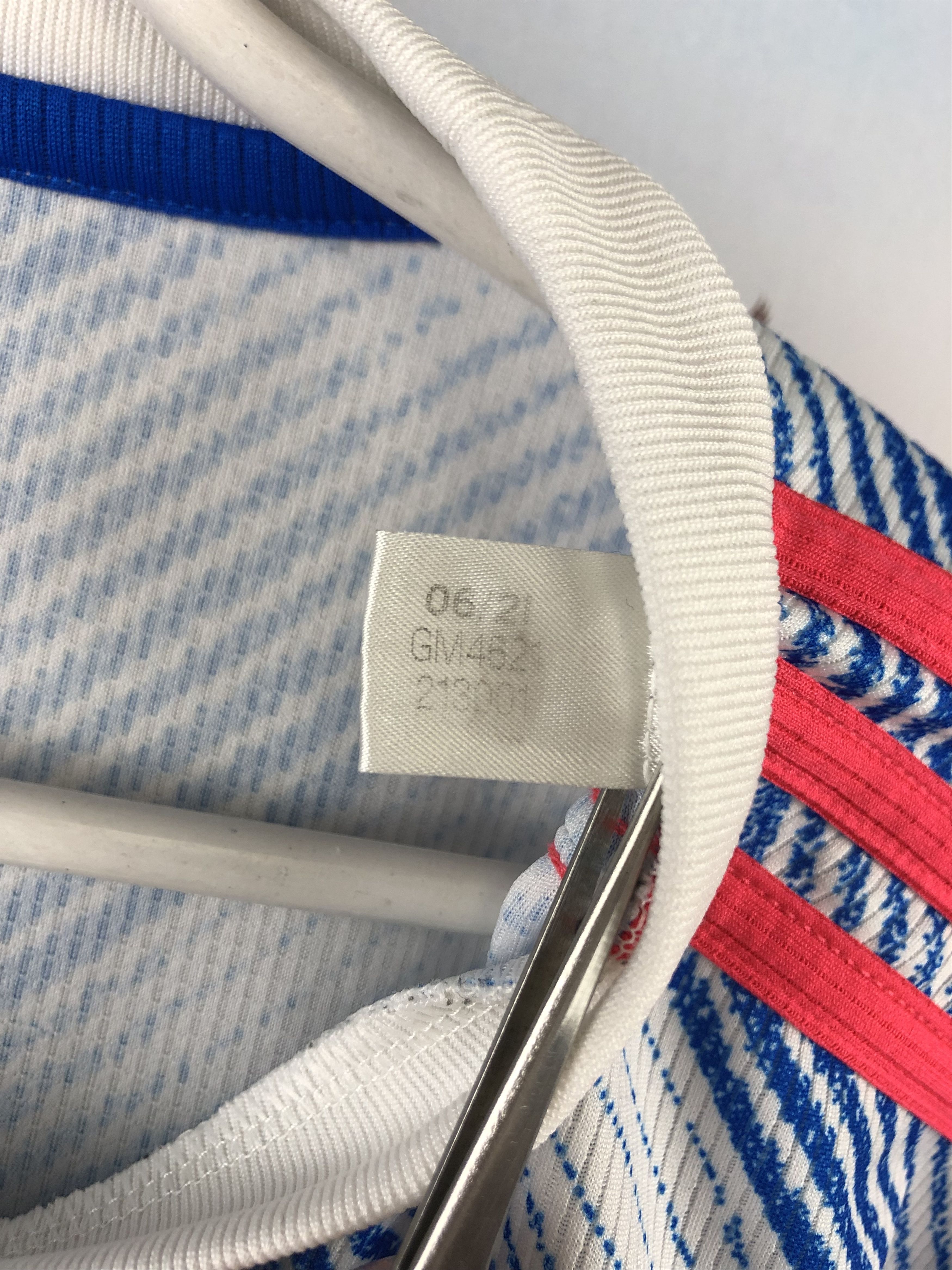 Adidas Manchester United football shirt 2021 Soccer Jersey Trikot Size US M / EU 48-50 / 2 - 8 Thumbnail