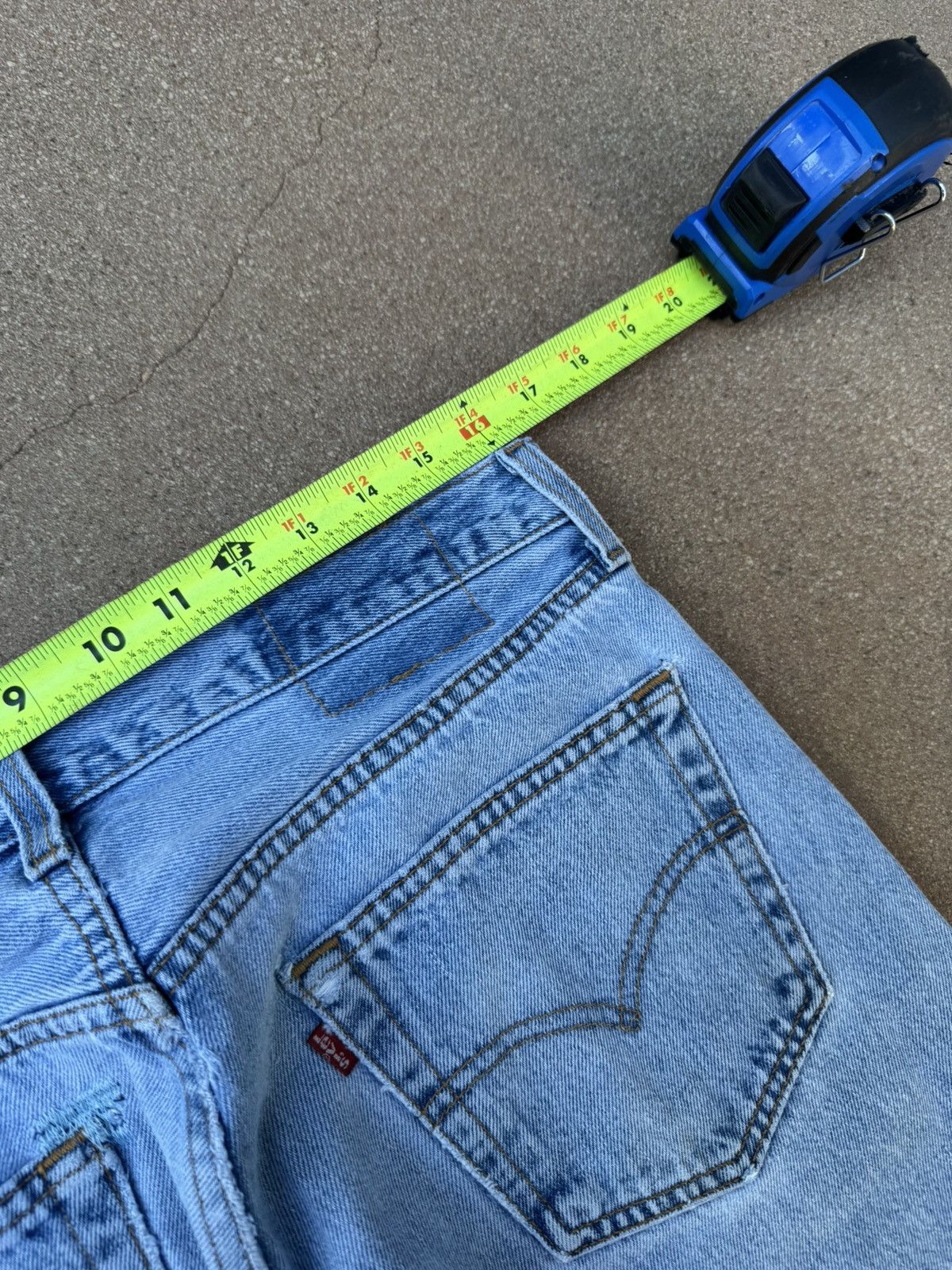Levi's Vtg 90s Levi’s 501xx Buttonfly Straight Denim Jeans 33x29 Size US 33 - 11 Thumbnail