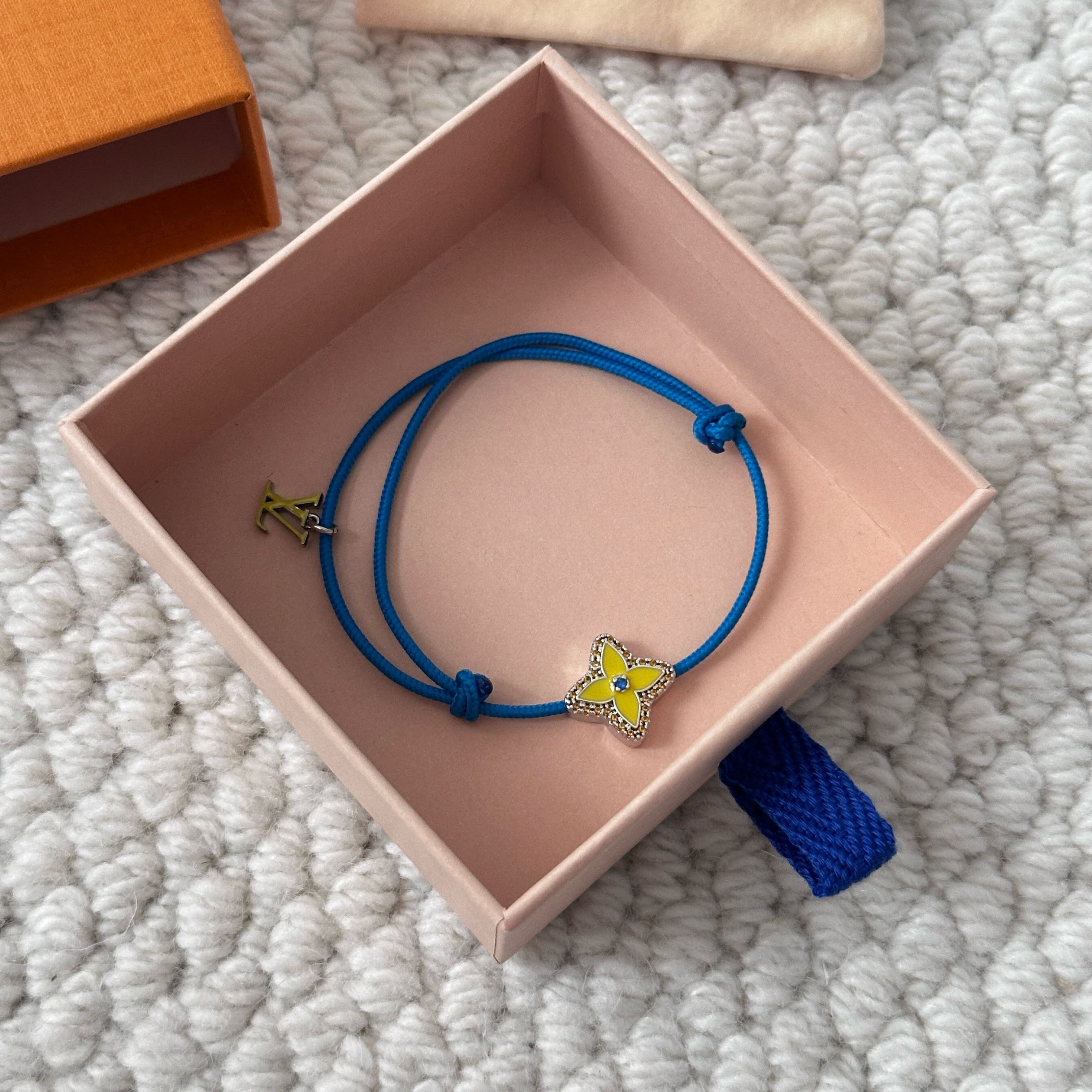 Louis Vuitton MONOGRAM FLOWER STESIA Bracelet | Grailed