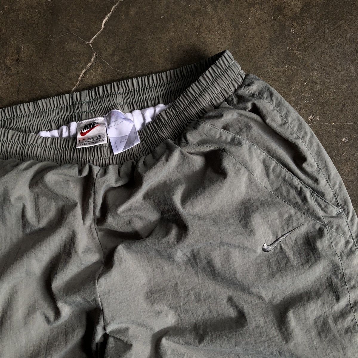 Nike × Vintage Vintage Nike Track Nylon Pants 90s 🍒 Size US 35 - 3 Thumbnail
