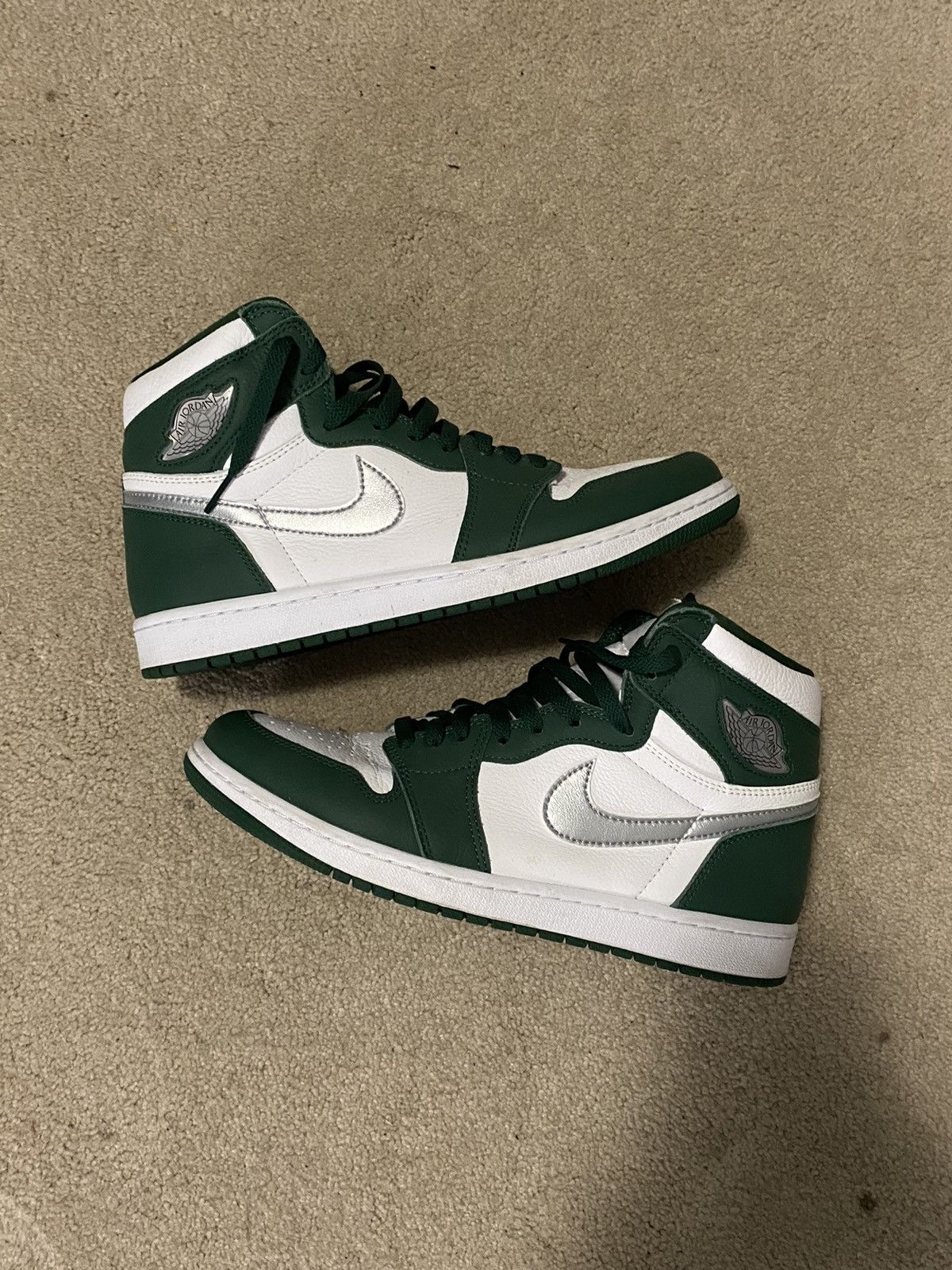 Jordan Brand × Nike Air Jordan 1 Retro High OG Gorge Green Size US 10.5 / EU 43-44 - 2 Thumbnail