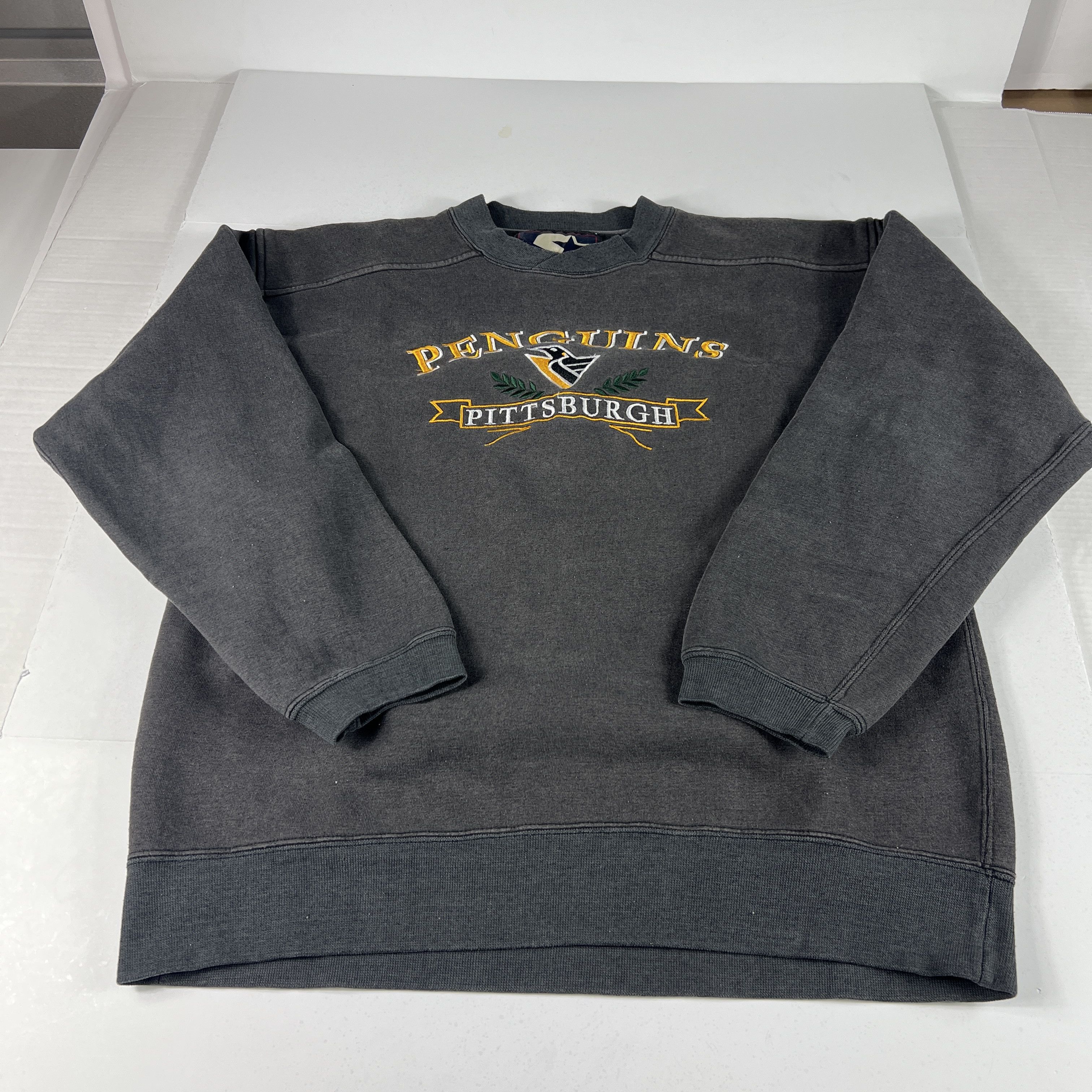 NHL × Starter × Vintage VTG Starter NHL Pittsburgh Penguins Sweater Faded Crewneck Size US M / EU 48-50 / 2 - 1 Thumbnail