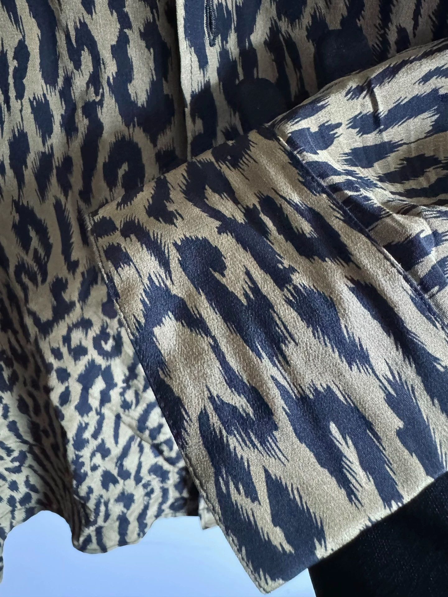 Saint Laurent Paris SLP 21SS Leopard Print Silk Shirt Size 40 M Unisex Size US M / EU 48-50 / 2 - 5 Thumbnail