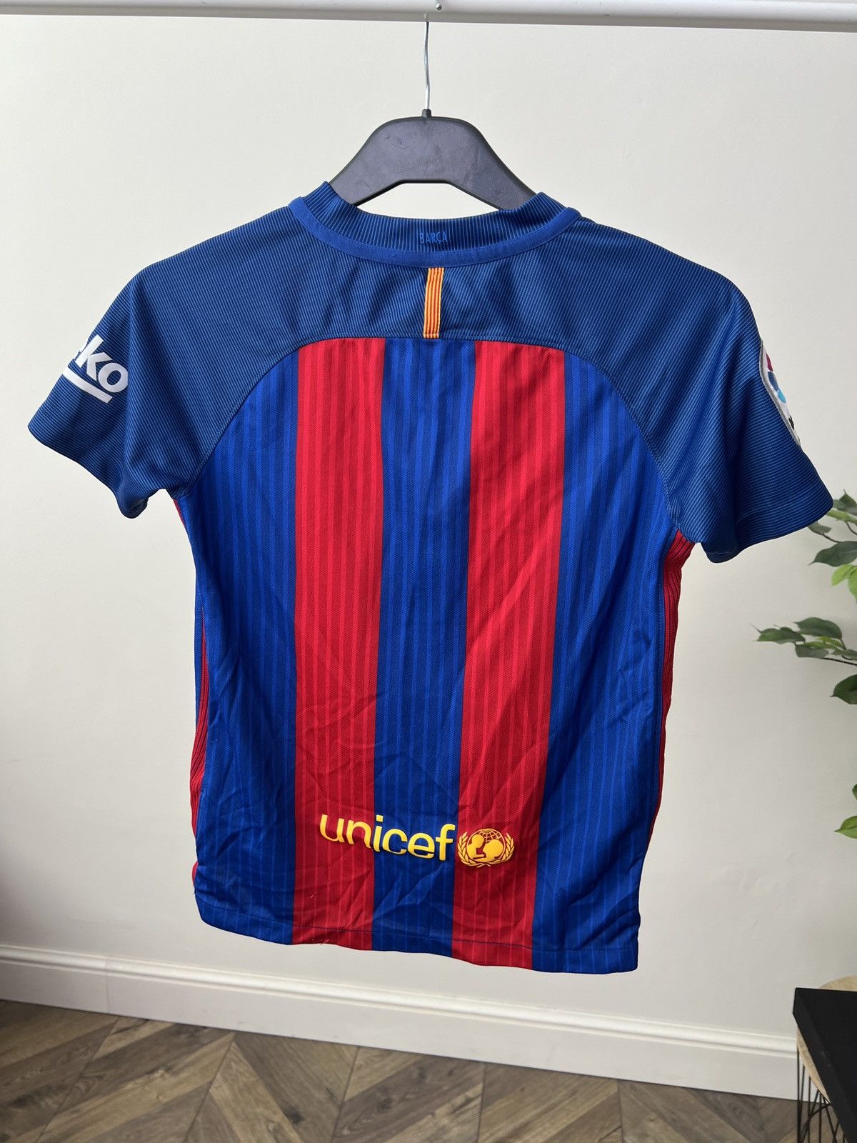 Nike Vintage Barcelona Kids 16/17 Home Jersey Size US XXS / EU 40 - 9 Thumbnail