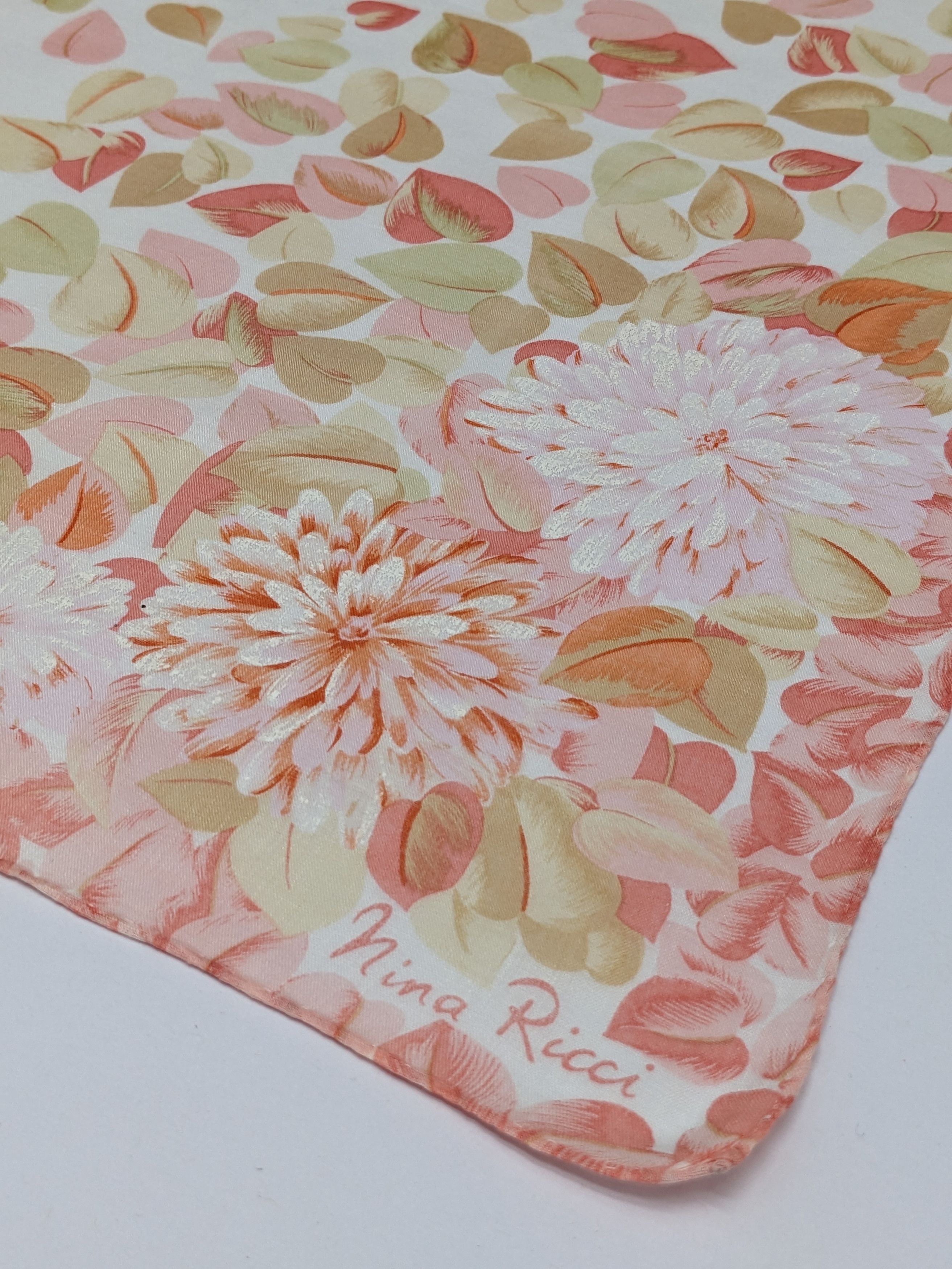 Nina Ricci Nina Ricci Paris Vintage Scarf Chrysanthemum Flower Size ONE SIZE - 2 Thumbnail