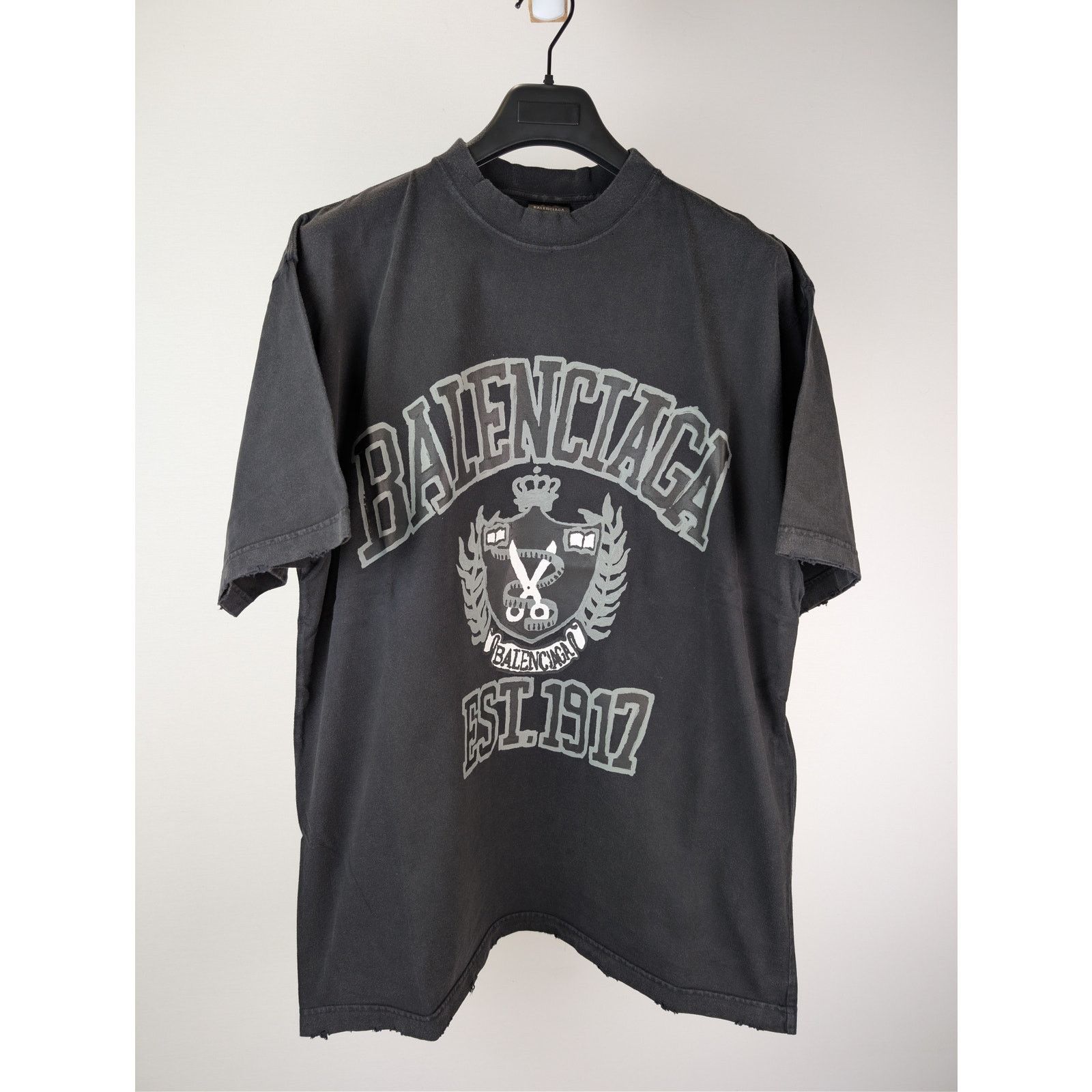 Balenciaga o1rshd1 Distressed DIY College Printed Cotton T-Shirt Black Size US S / EU 44-46 / 1 - 2 Thumbnail
