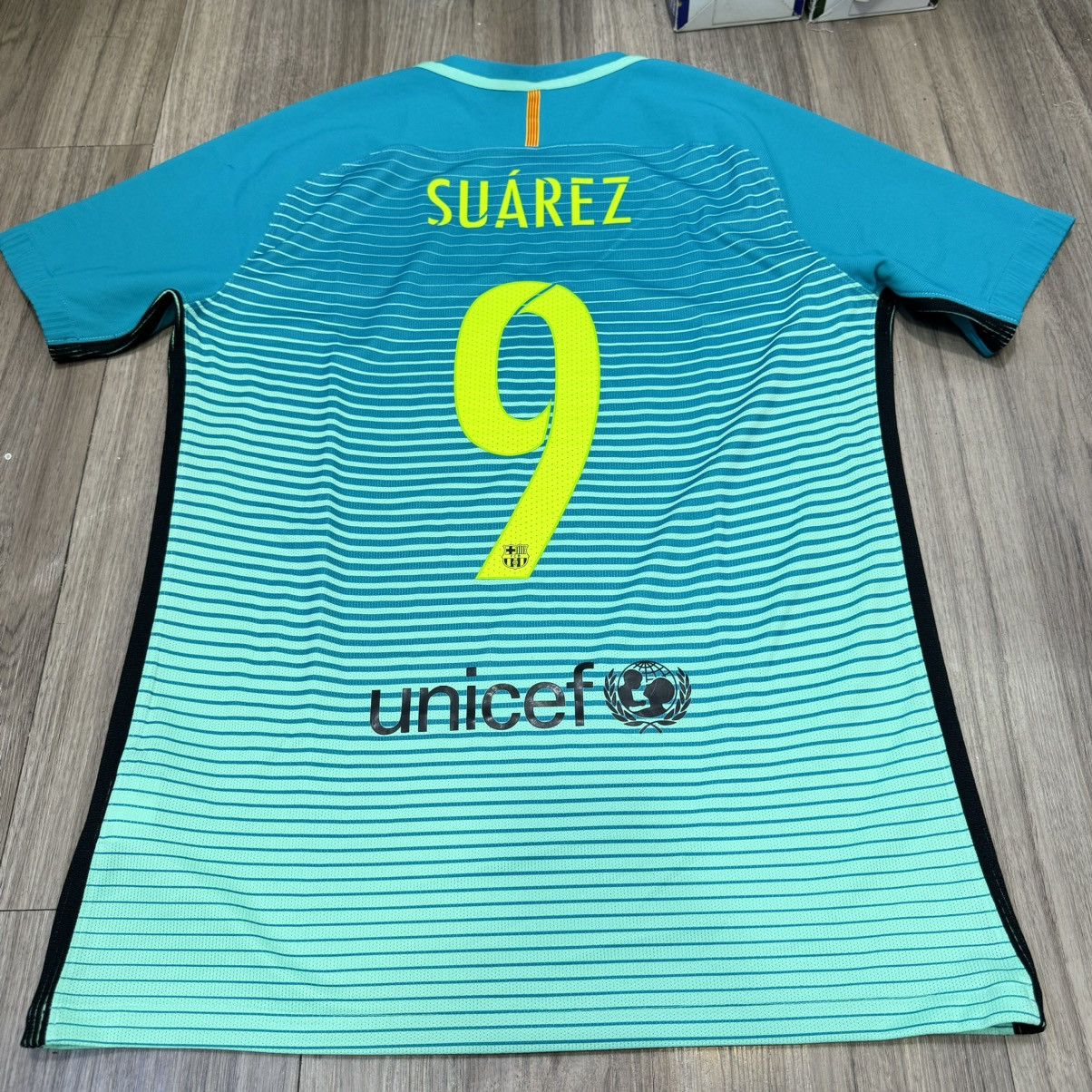 Nike Barcelona 16/17 player issue away shirt #9 Suarez Size US L / EU 52-54 / 3 - 2 Thumbnail