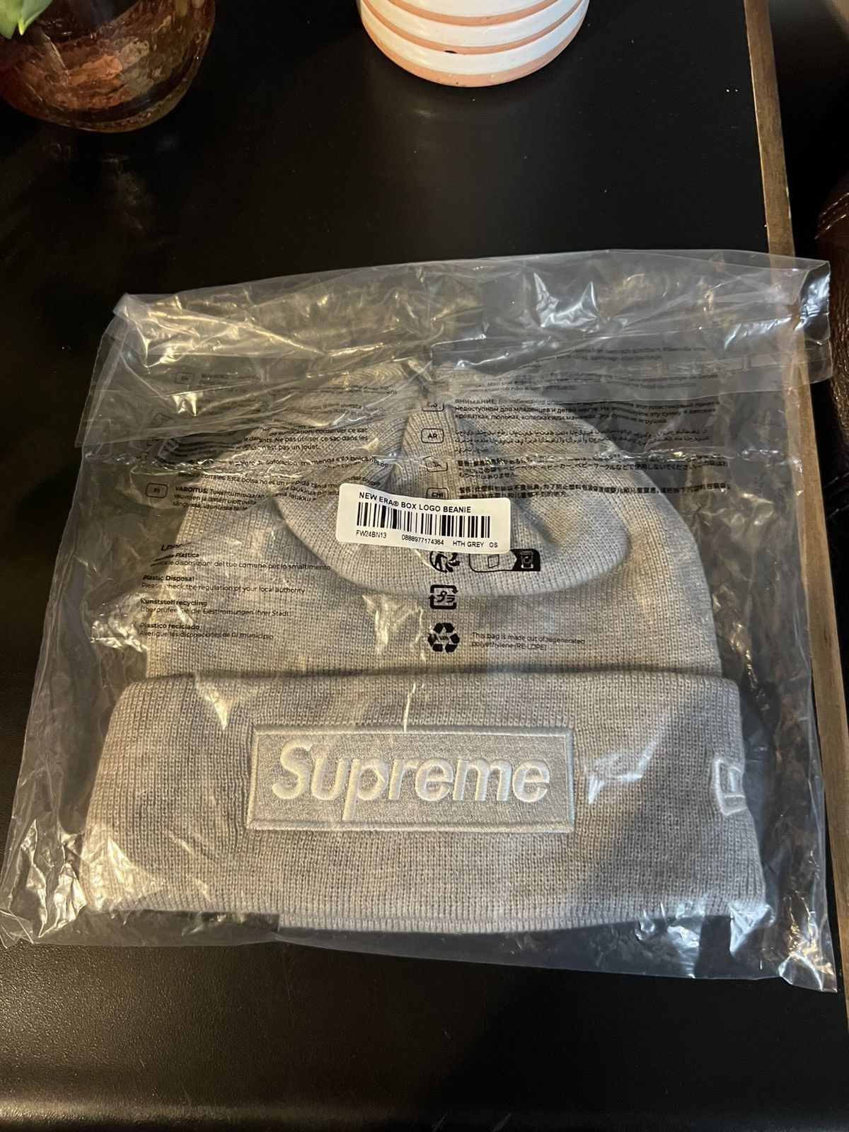 Supreme Supreme New Era Box Logo Beanie Grey FW24 Size ONE SIZE - 3 Thumbnail