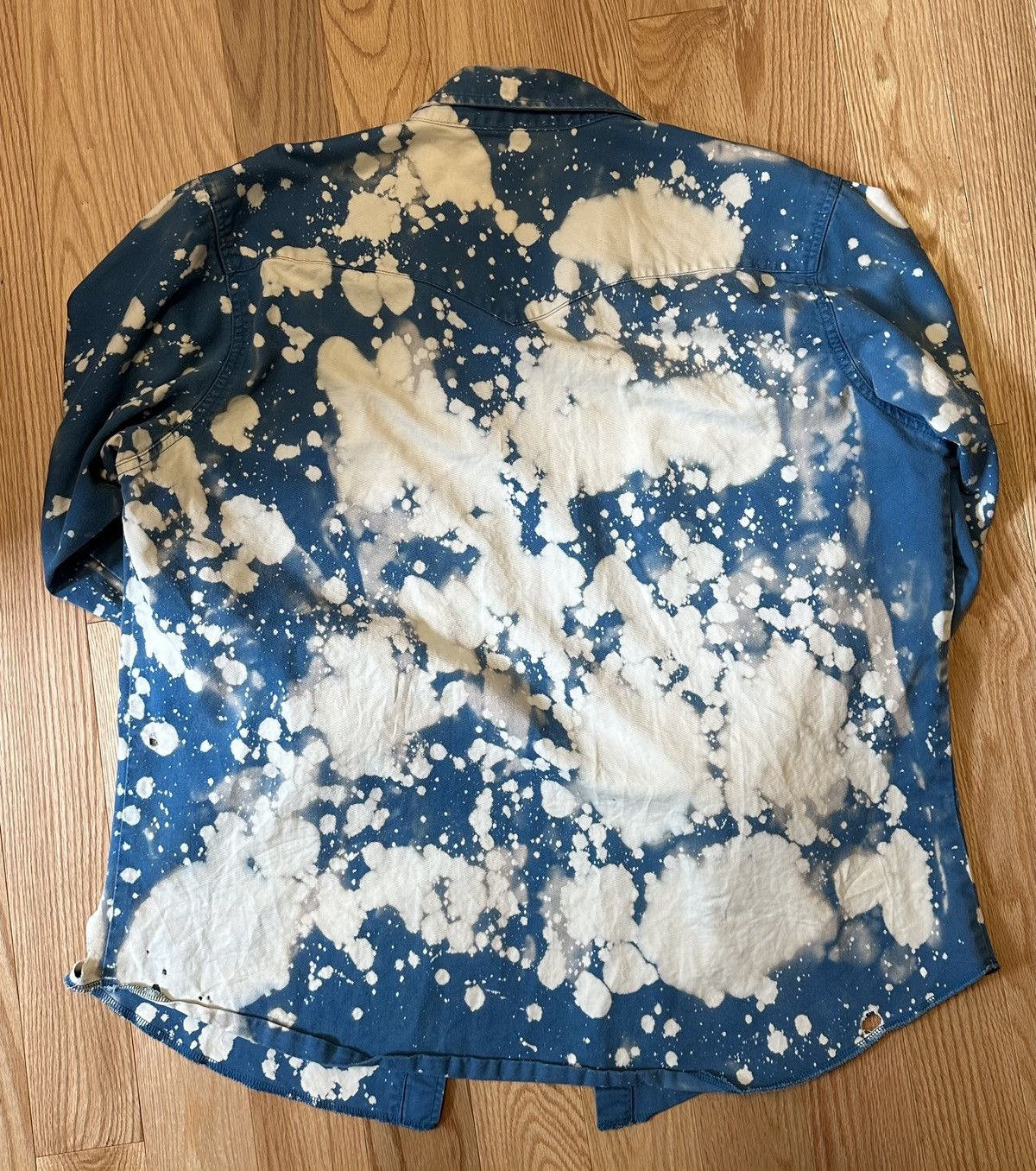 Vintage × Wrangler Wranger Blue and White Acid Wash Shirt Size US L / EU 52-54 / 3 - 2 Thumbnail