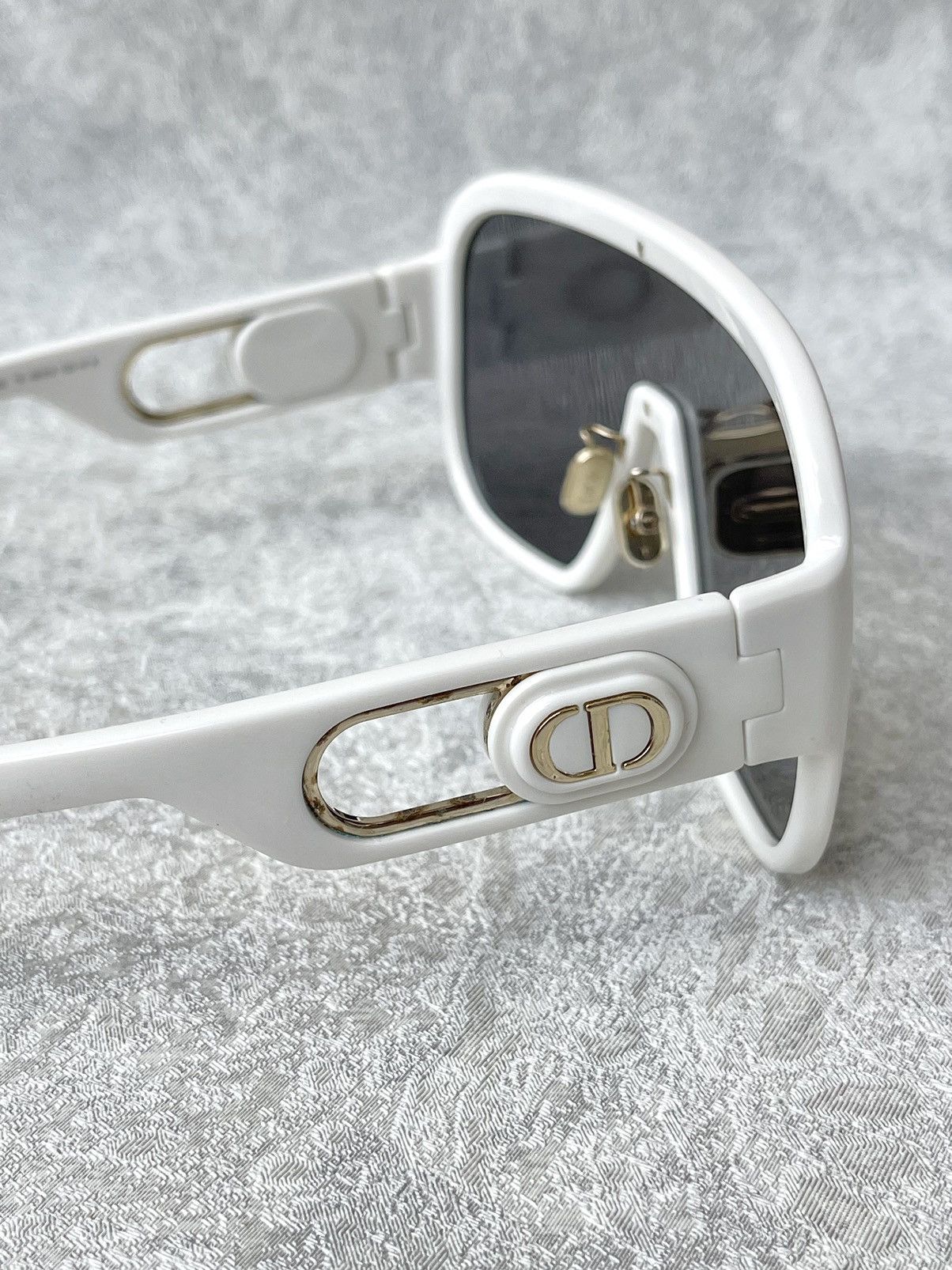 Dior Dior DiorBobbySport M1U Shield Sunglasses White Size ONE SIZE - 17 Thumbnail