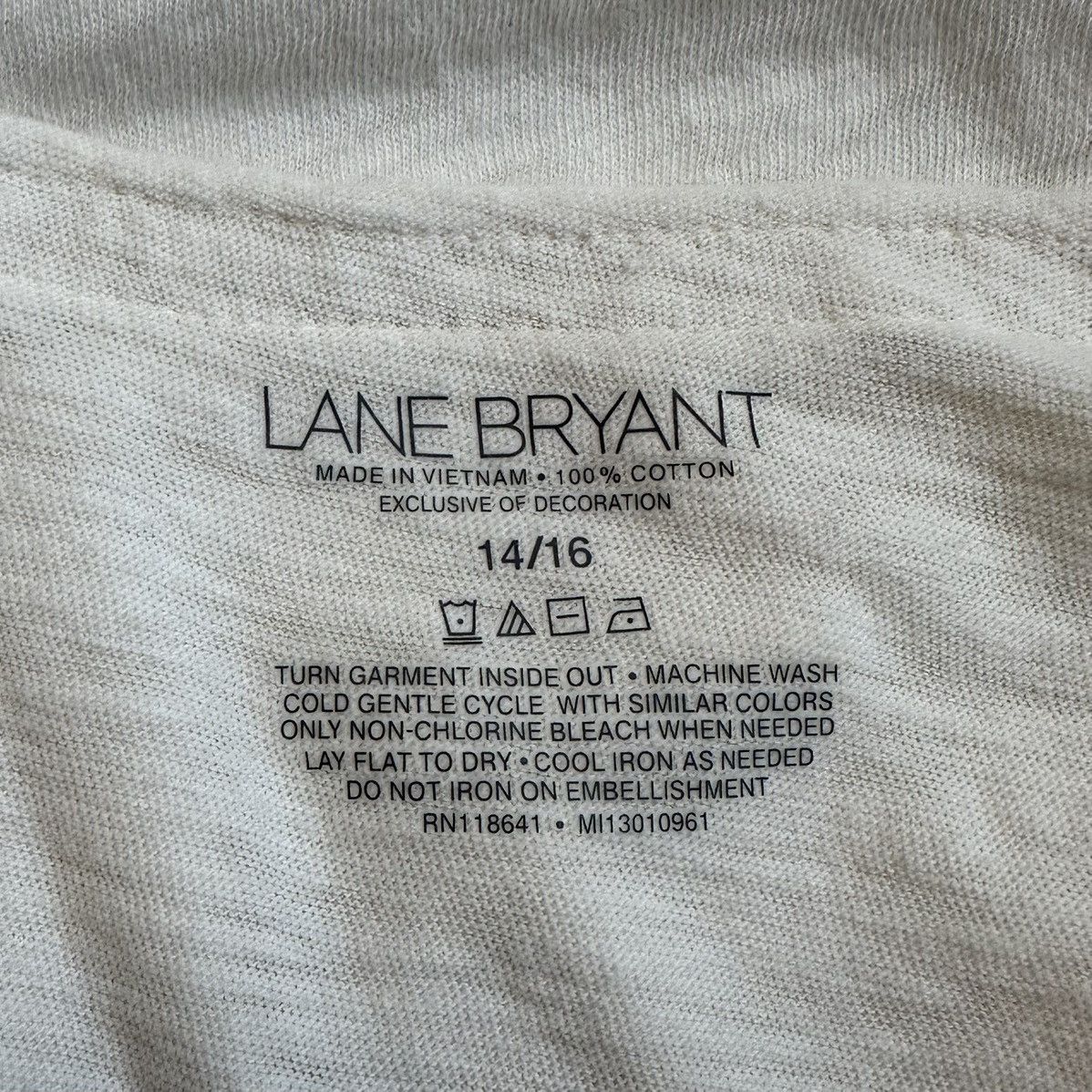 Other Lane Bryant Pleated Beaded Neck Short Sleeves Top Size XL / US 12-14 / IT 48-50 - 9 Thumbnail