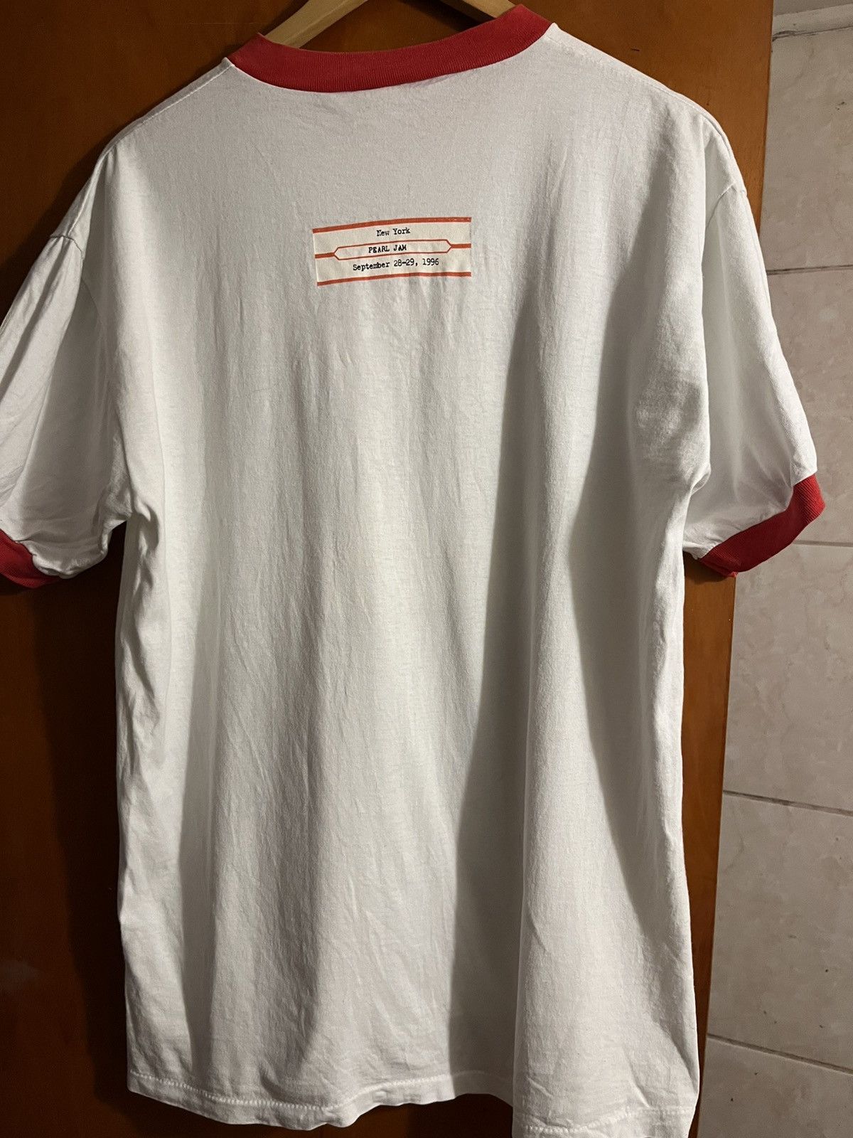 Vintage Vintage Pearl Jam 1996 “No Code” Polaroid Shirt Size US L / EU 52-54 / 3 - 3 Thumbnail