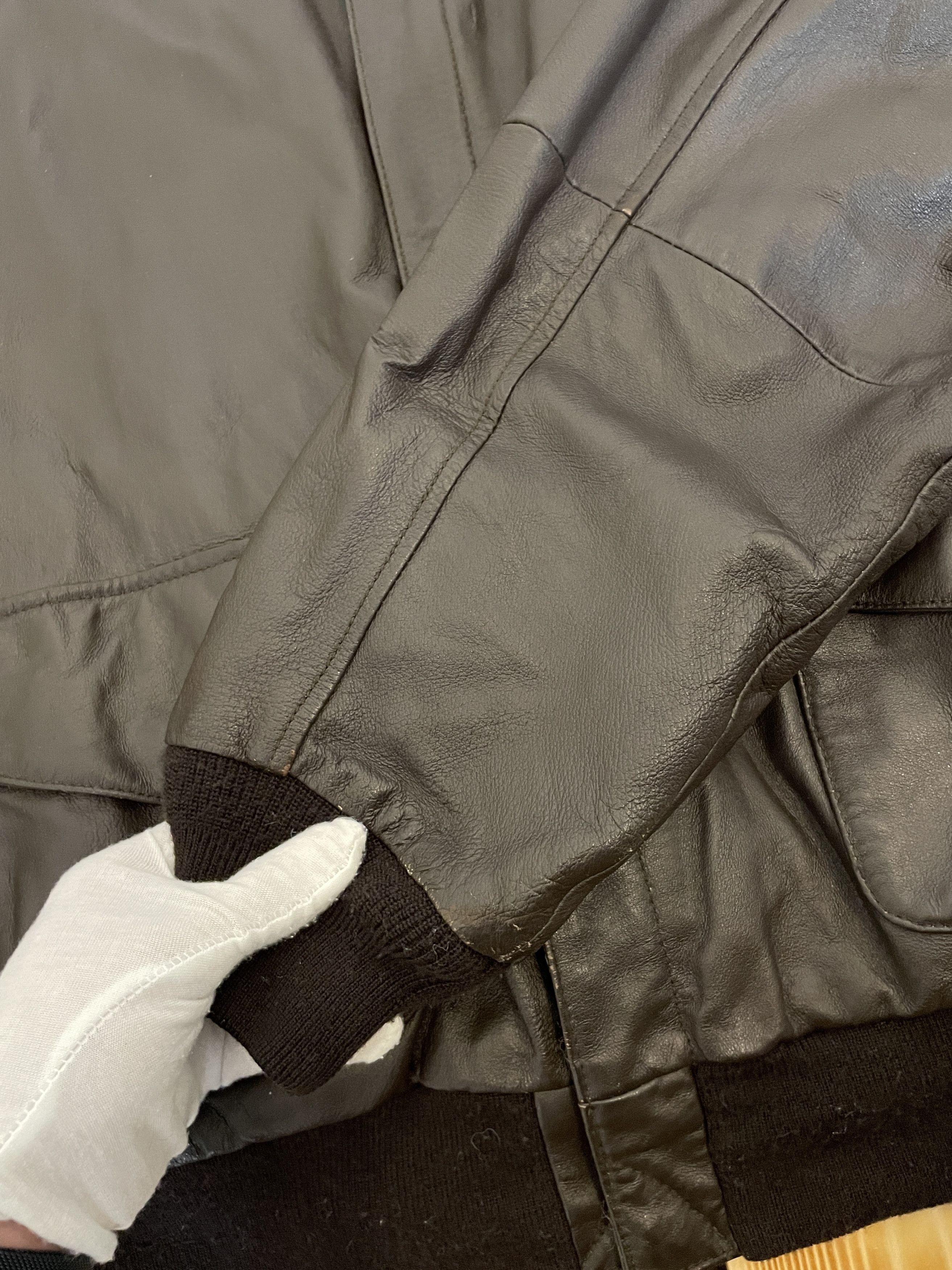 Other Vintage 90`s Airborne AirForce Genuine Leather Bomber Jacket Size US L / EU 52-54 / 3 - 10 Thumbnail