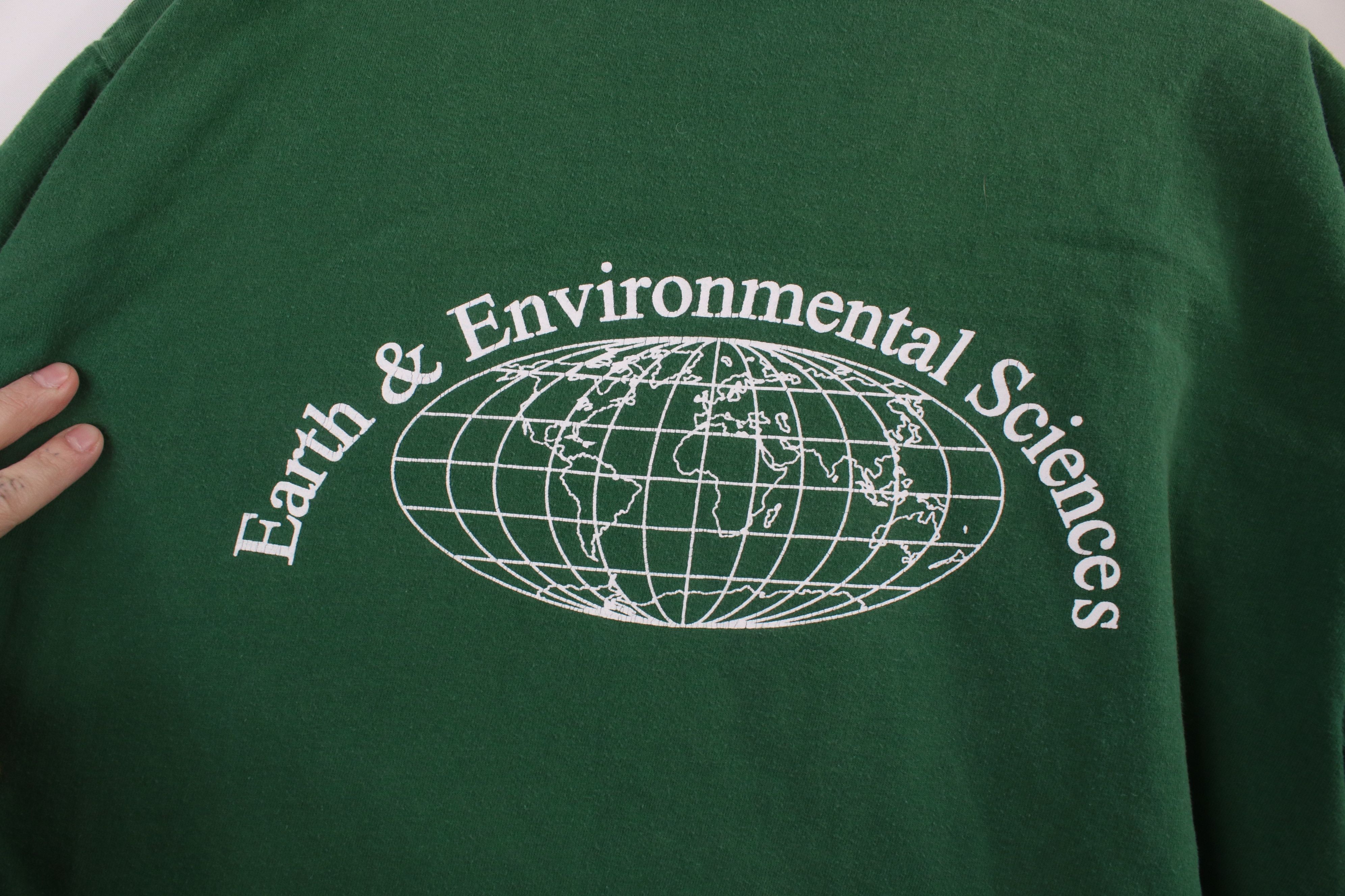 Vintage Vintage 90s University Earth Environmental Sciences T-Shirt Size US L / EU 52-54 / 3 - 8 Thumbnail