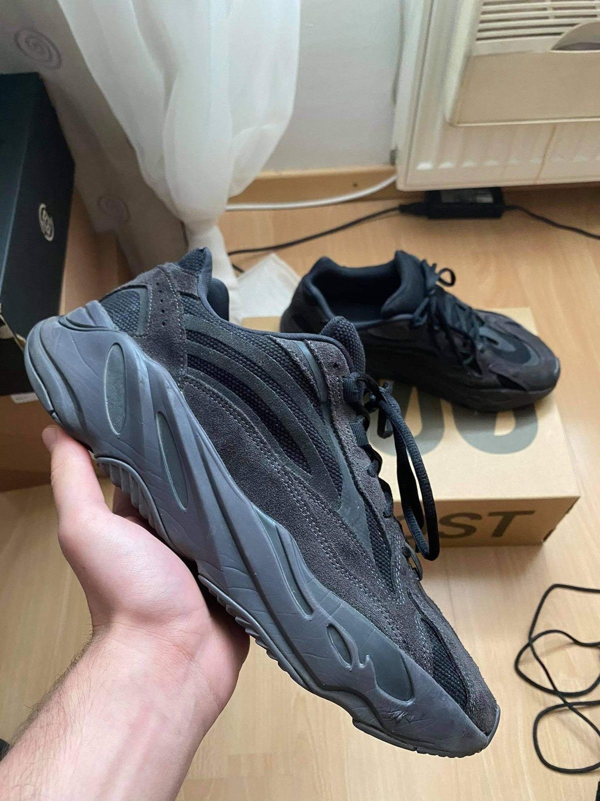 Yeezy Yeezy Vanta V2 Size US 13 / EU 46 - 1 Thumbnail