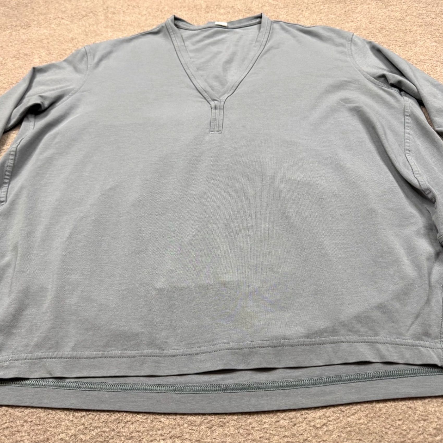 Lululemon Lululemon Women's Blue V Neck Pullover Long Sleeve Lightweight Tee Shirt Size 4 Size S / US 4 / IT 40 - 2 Thumbnail