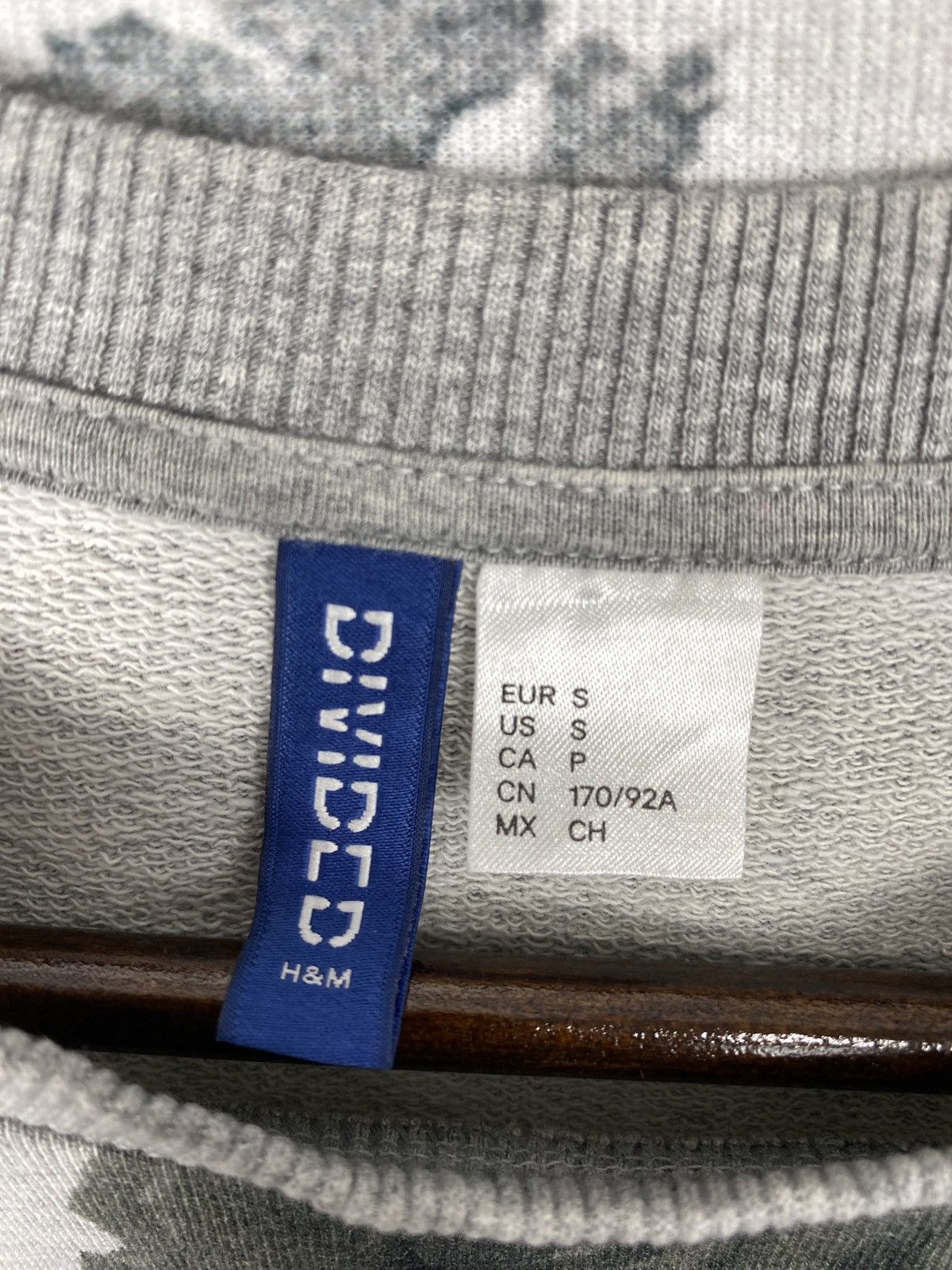 H&M Vintage H&M Divided Rose Monogram Sweatshirts Size US S / EU 44-46 / 1 - 7 Thumbnail