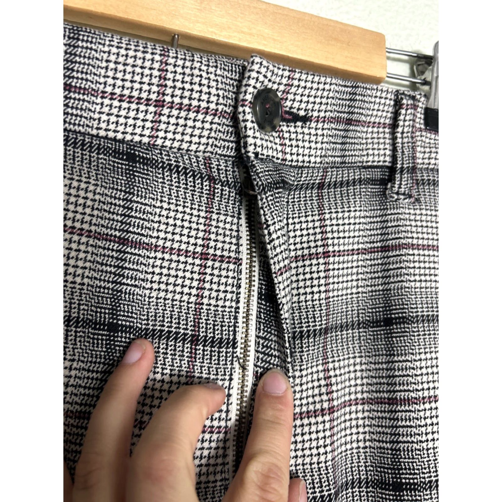 American Eagle Outfitters VINTAGE? (no) Size 40" / US 18 - 6 Thumbnail
