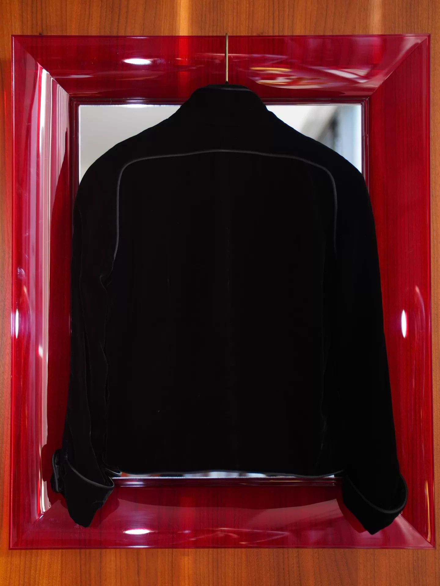 Chanel Chanel 1984 Silk Velvet Blazer Women's Black & Gold Vogue Size XS / US 0-2 / IT 36-38 - 5 Thumbnail