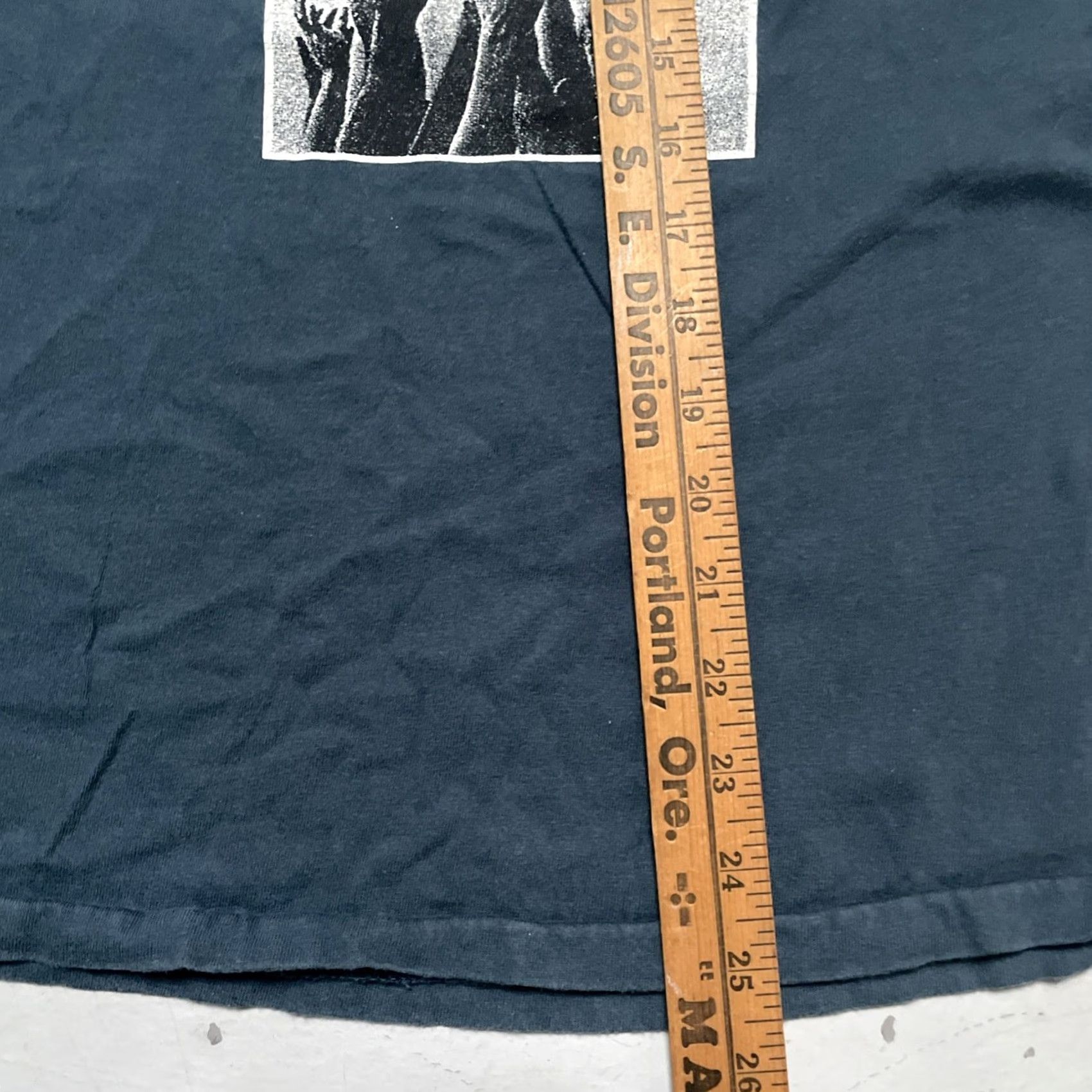 Hanes VINTAGE 1990s Floater Cinema Rock Alternative Band Promo T-Shirt Hanes Unisex Adults L USA PDX 90s Rock Band Mens Womens Girls Boys Size US L / EU 52-54 / 3 - 5 Thumbnail