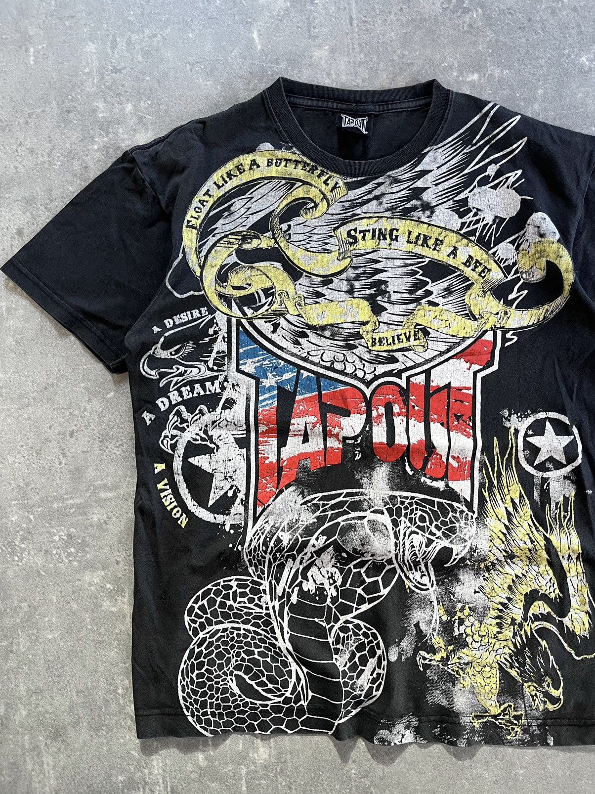 Tapout Tapout 00s Y2K Snakes Printed Big Logo Tee M Size US M / EU 48-50 / 2 - 3 Thumbnail