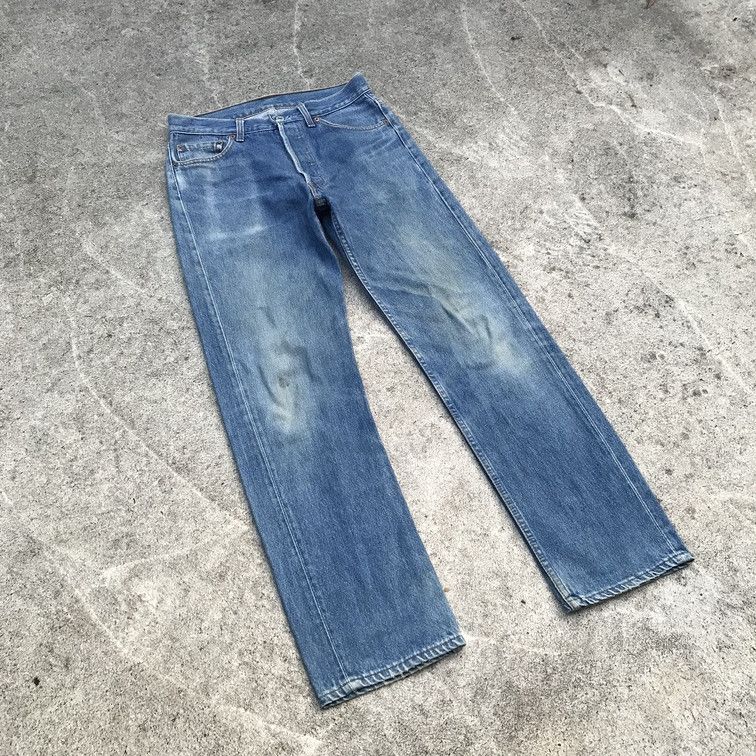 Levi's × Levi's Vintage Clothing Vintage Levis 501 lightwash dirty faded jean 90s usa W30x29 Size US 30 / EU 46 - 3 Thumbnail