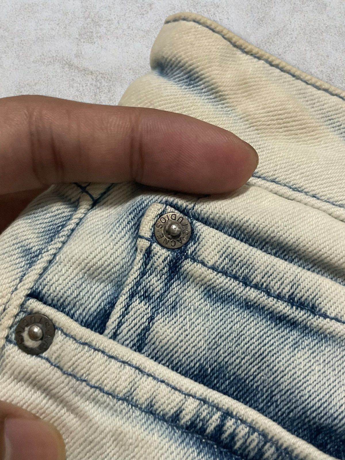 Acne Studios Acne Studios Bleached MudWash Distressed Slim Designer Jeans Size 27" / US 4 / IT 40 - 16 Thumbnail