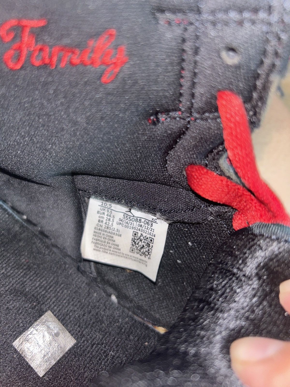 Jordan Brand × Nike Jordan 1 Patent Bred Size US 10.5 / EU 43-44 - 6 Thumbnail